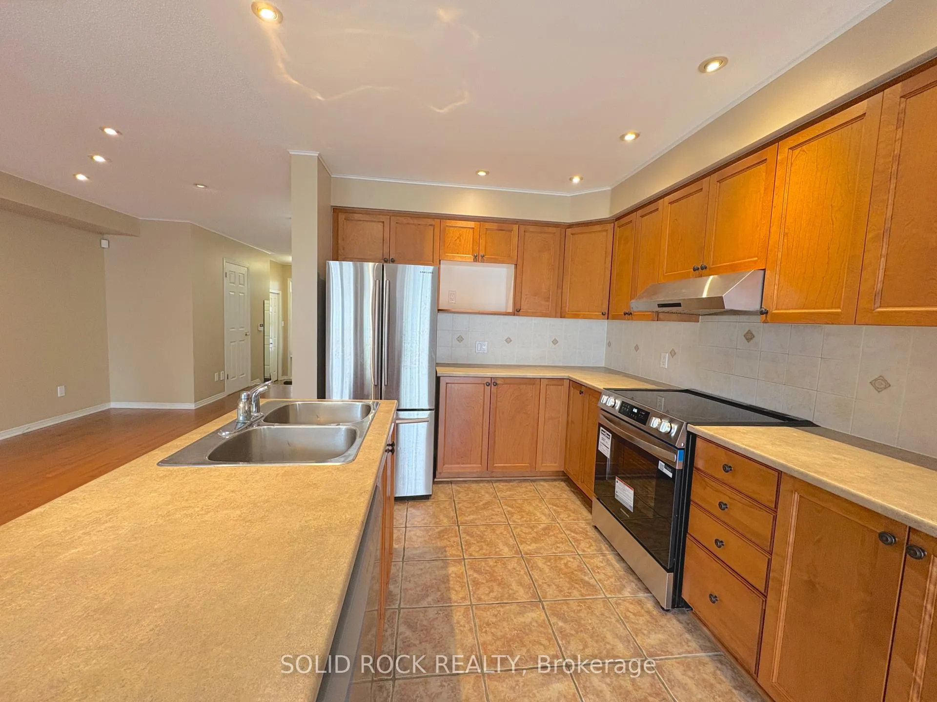 Photo 12 of 202 Portrush Avenue, Ottawa, Barrhaven - Longfields — HOMEH