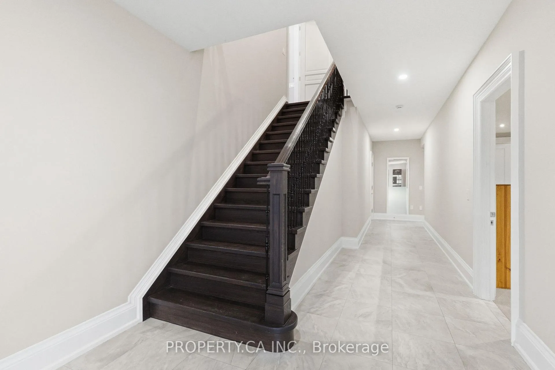 Photo 34 of 44 Hogan Court, King, King City — HOMEH