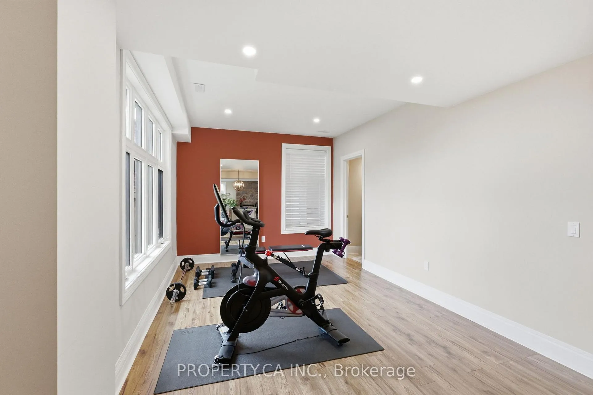 Photo 38 of 44 Hogan Court, King, King City — HOMEH