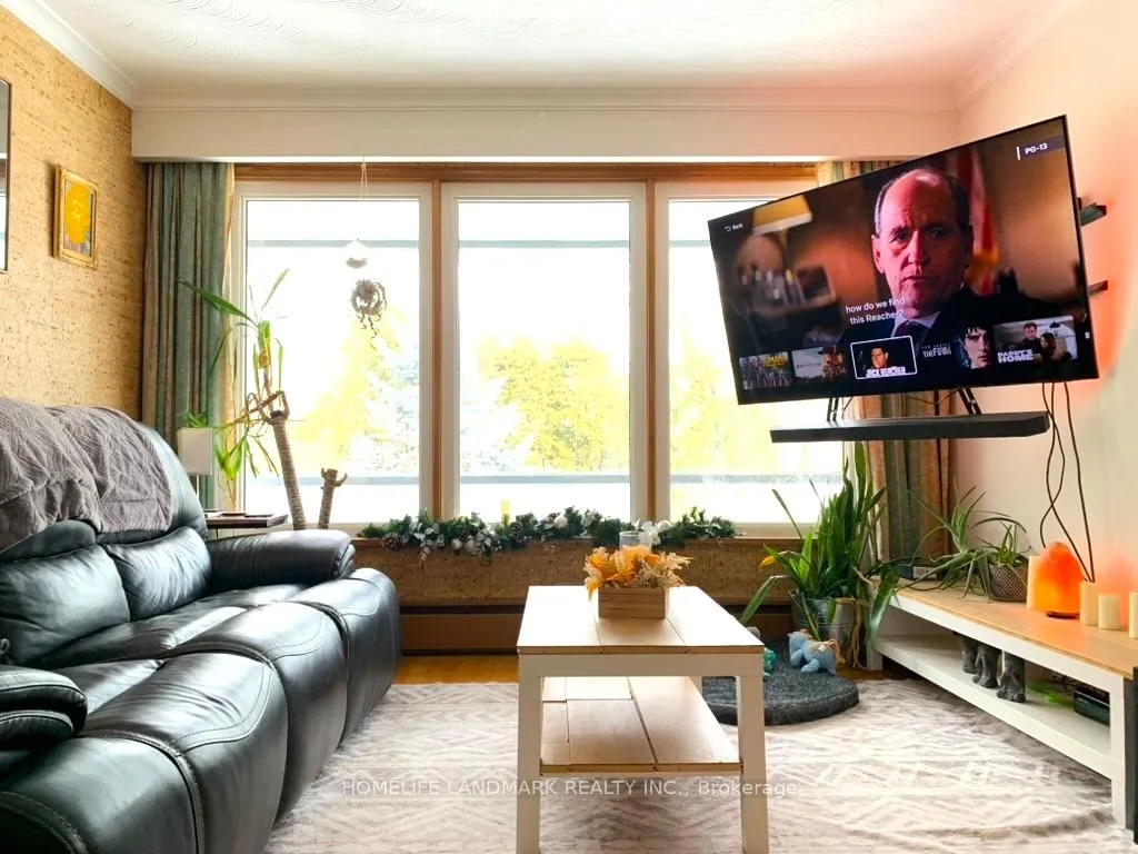 Photo 3 of 860 Francis Road, Burlington, LaSalle — HOMEH