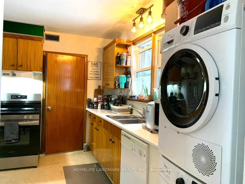 Photo 8 of 860 Francis Road, Burlington, LaSalle — HOMEH