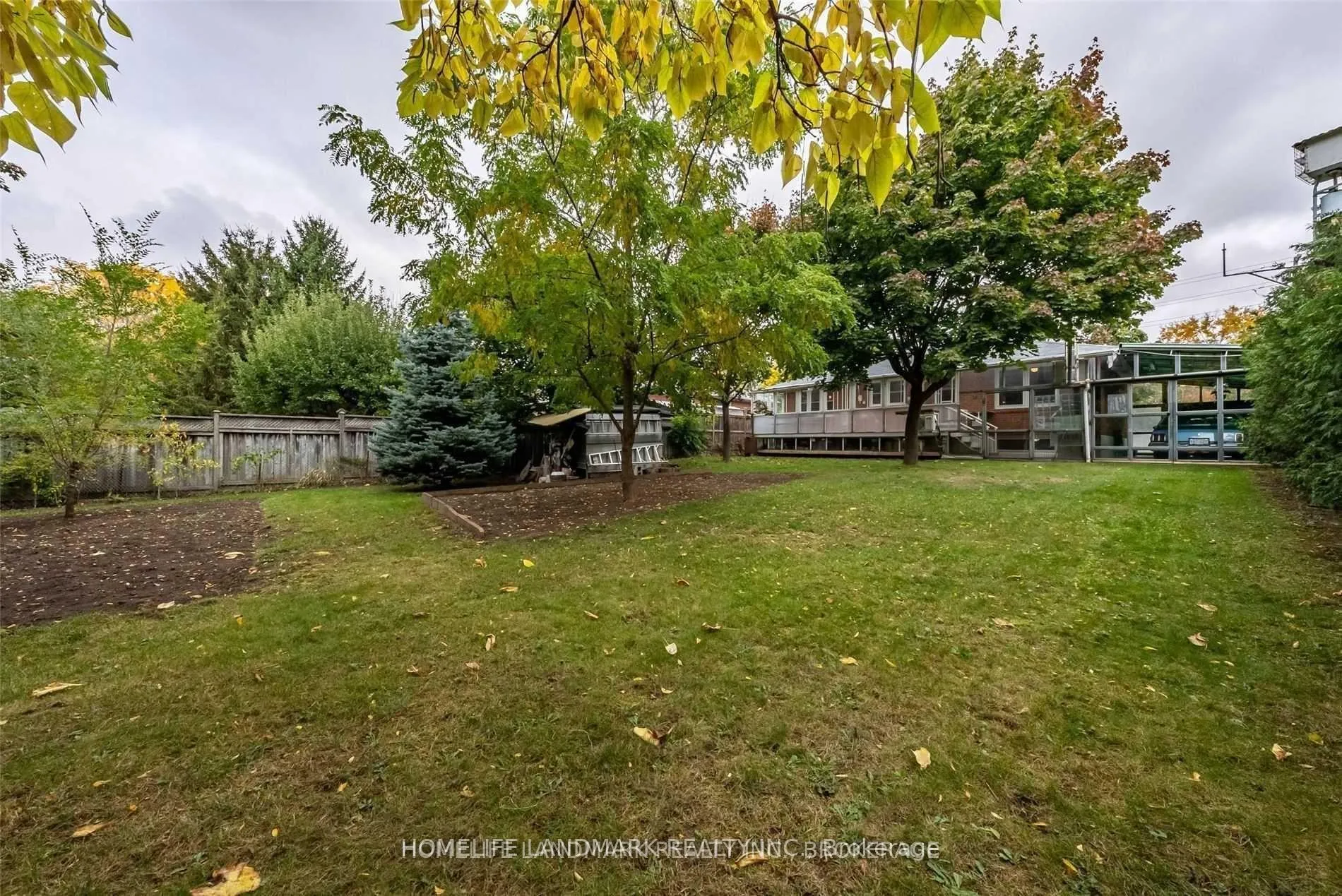 Photo 13 of 860 Francis Road, Burlington, LaSalle — HOMEH