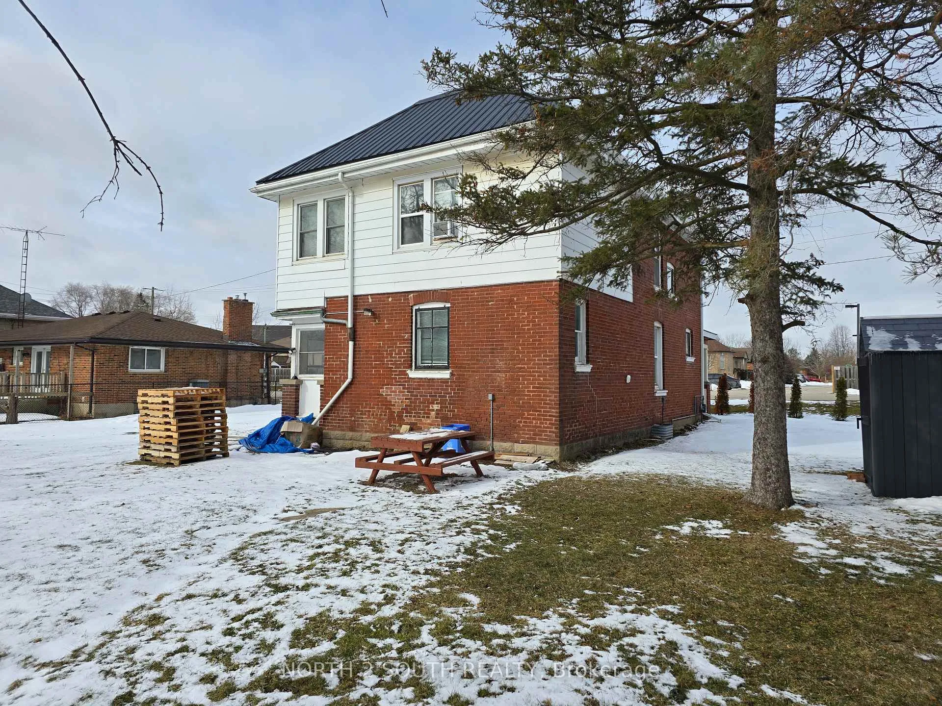 Photo 7 of 21 Johnson Road, Brantford, Echo Place — HOMEH