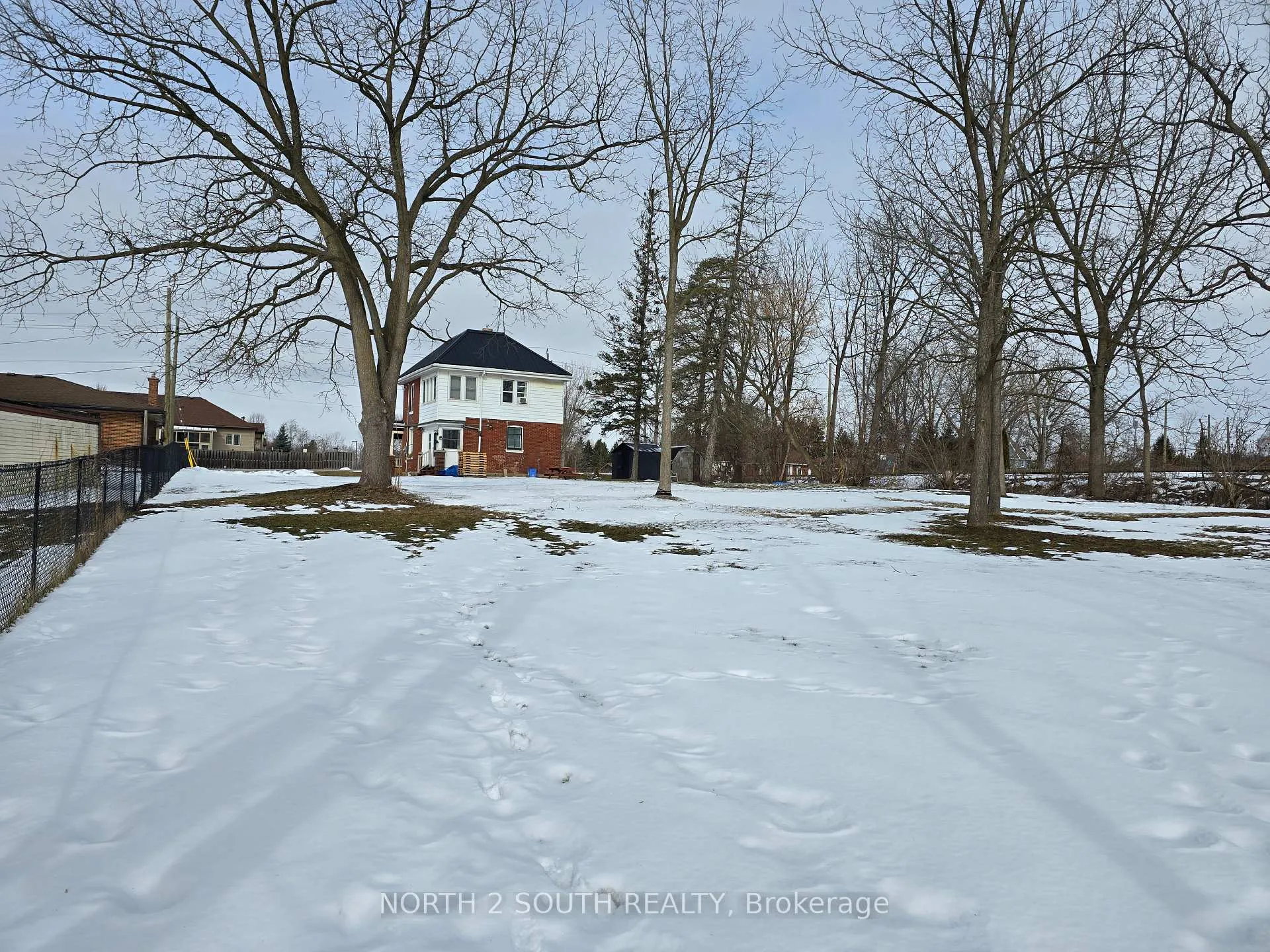 Photo 8 of 21 Johnson Road, Brantford, Echo Place — HOMEH