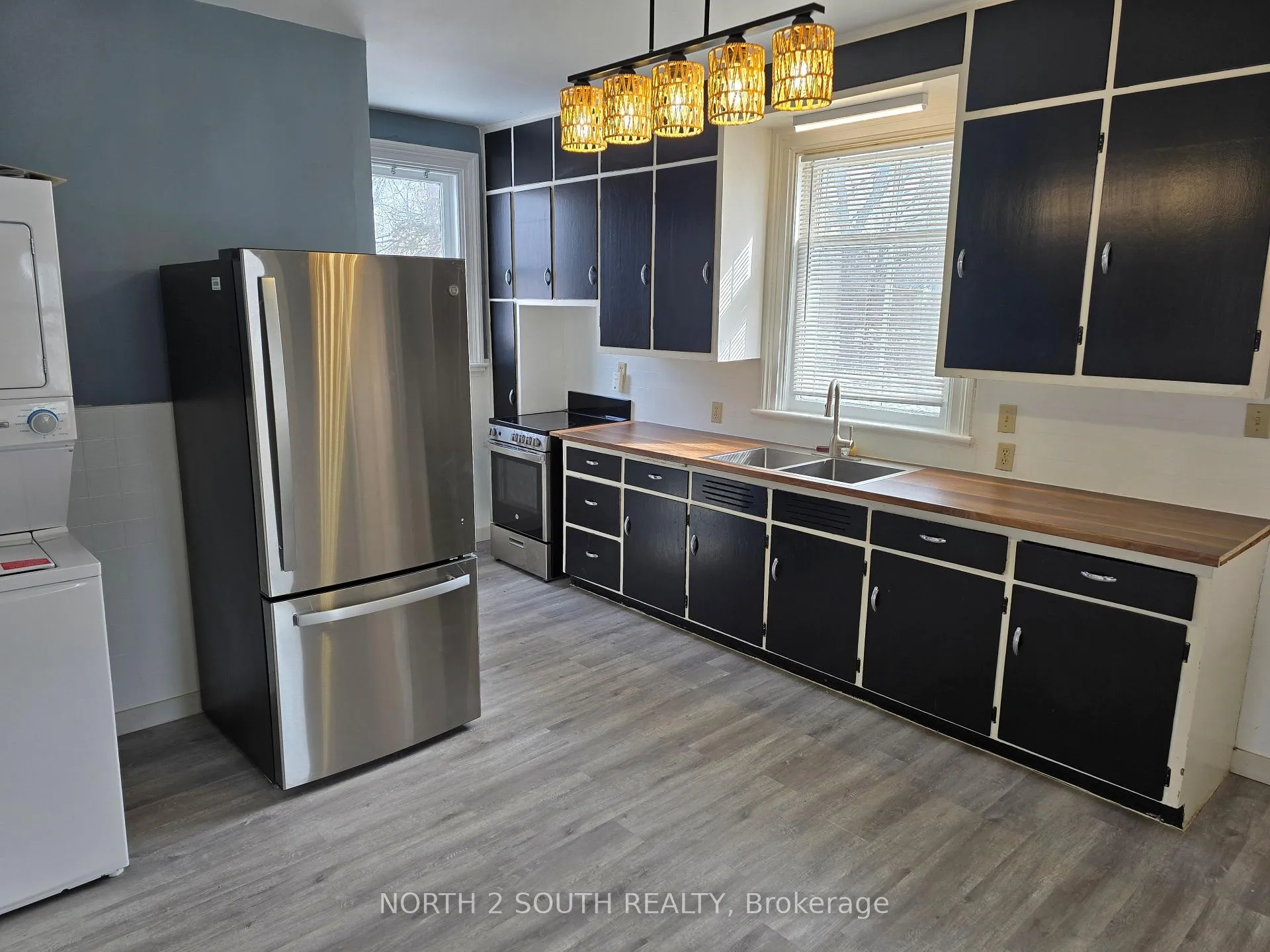 Photo 19 of 21 Johnson Road, Brantford, Echo Place — HOMEH