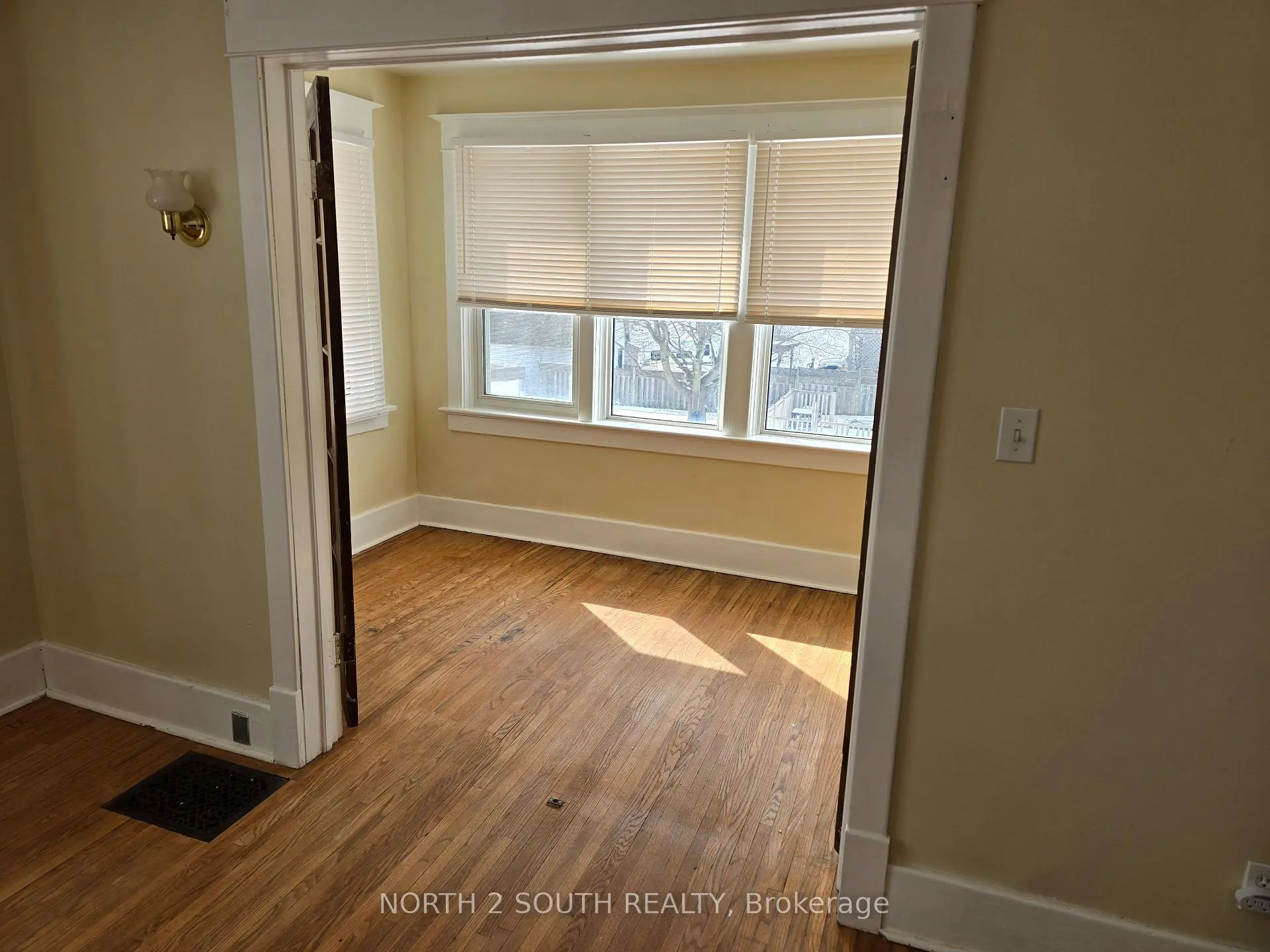 Photo 34 of 21 Johnson Road, Brantford, Echo Place — HOMEH