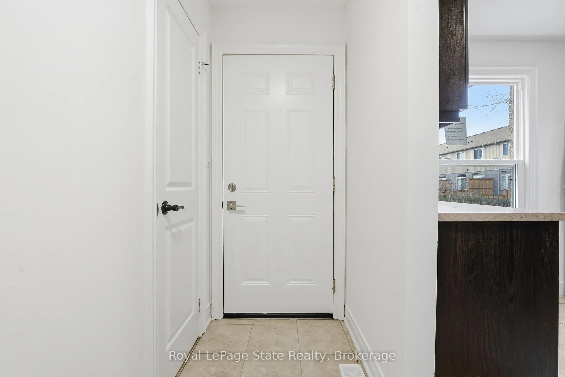 Photo 2 of Unit 9, 75 Ventura Drive, St. Catharines, Haig — HOMEH