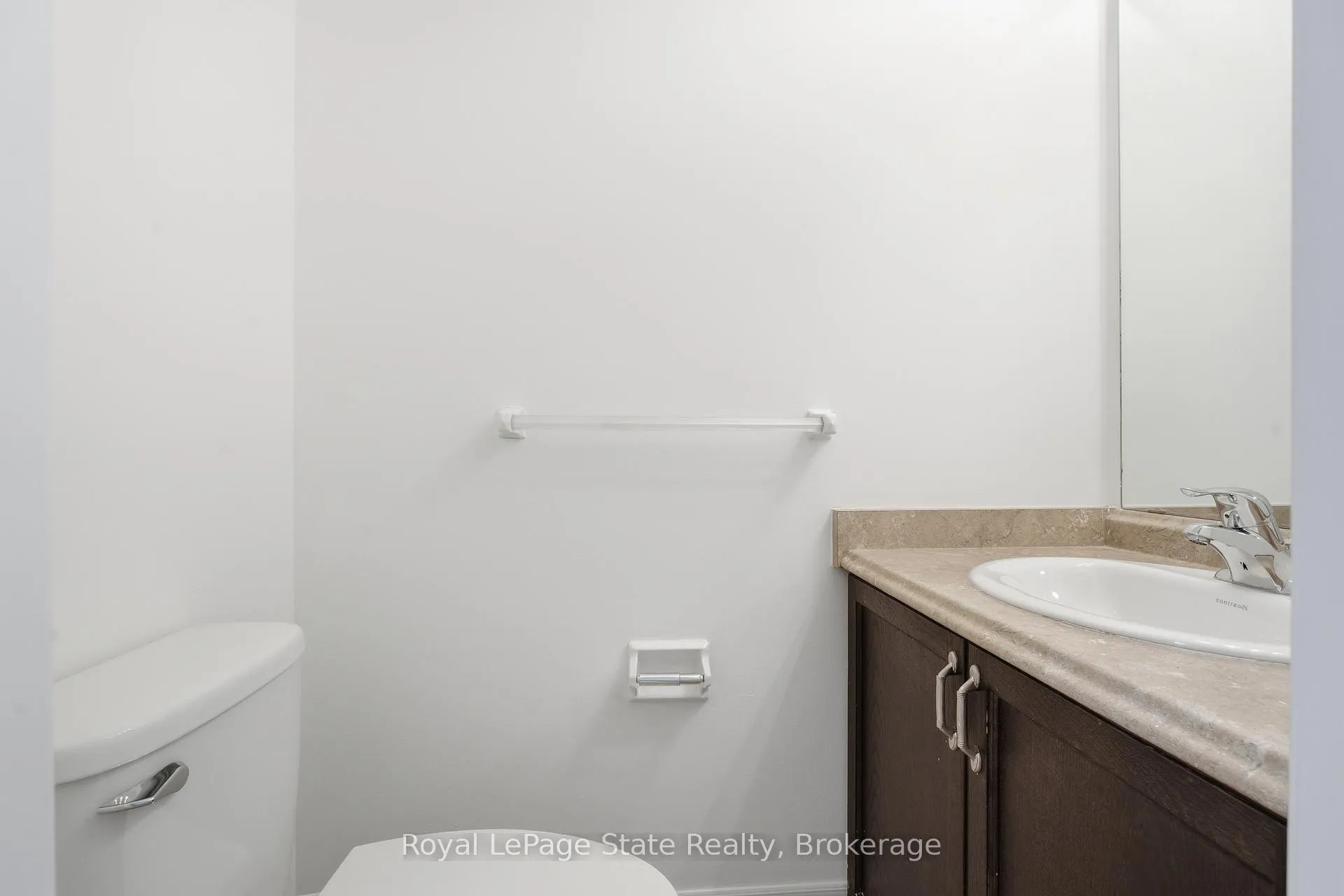 Photo 3 of Unit 9, 75 Ventura Drive, St. Catharines, Haig — HOMEH