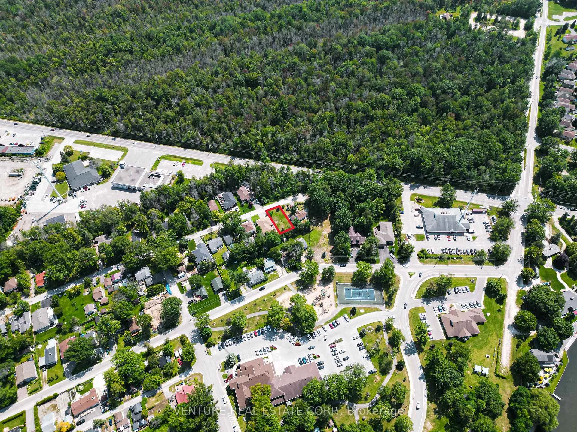 Photo 3 of 74 Forest Avenue, Wasaga Beach — HOMEH