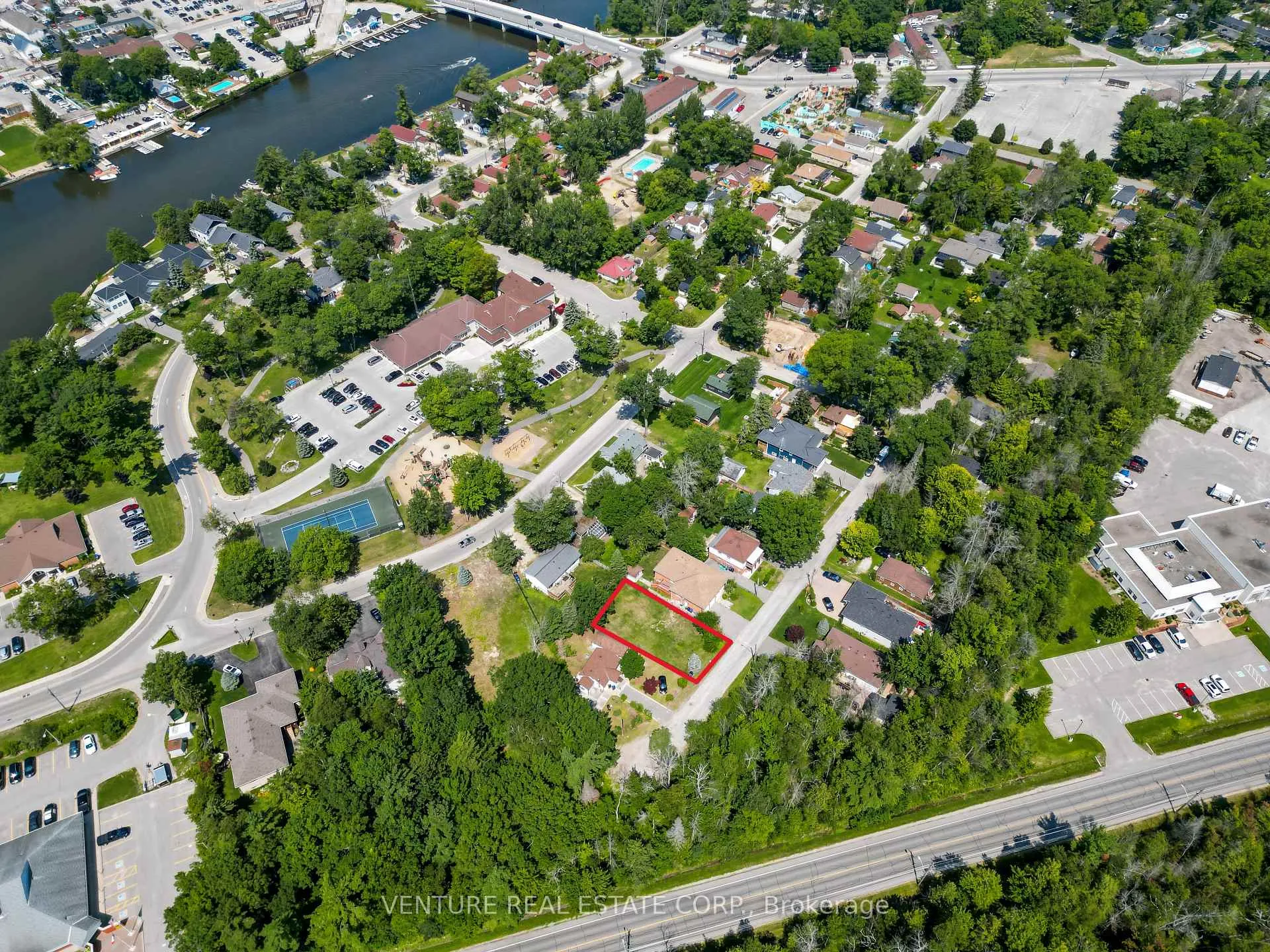 Photo 7 of 74 Forest Avenue, Wasaga Beach — HOMEH