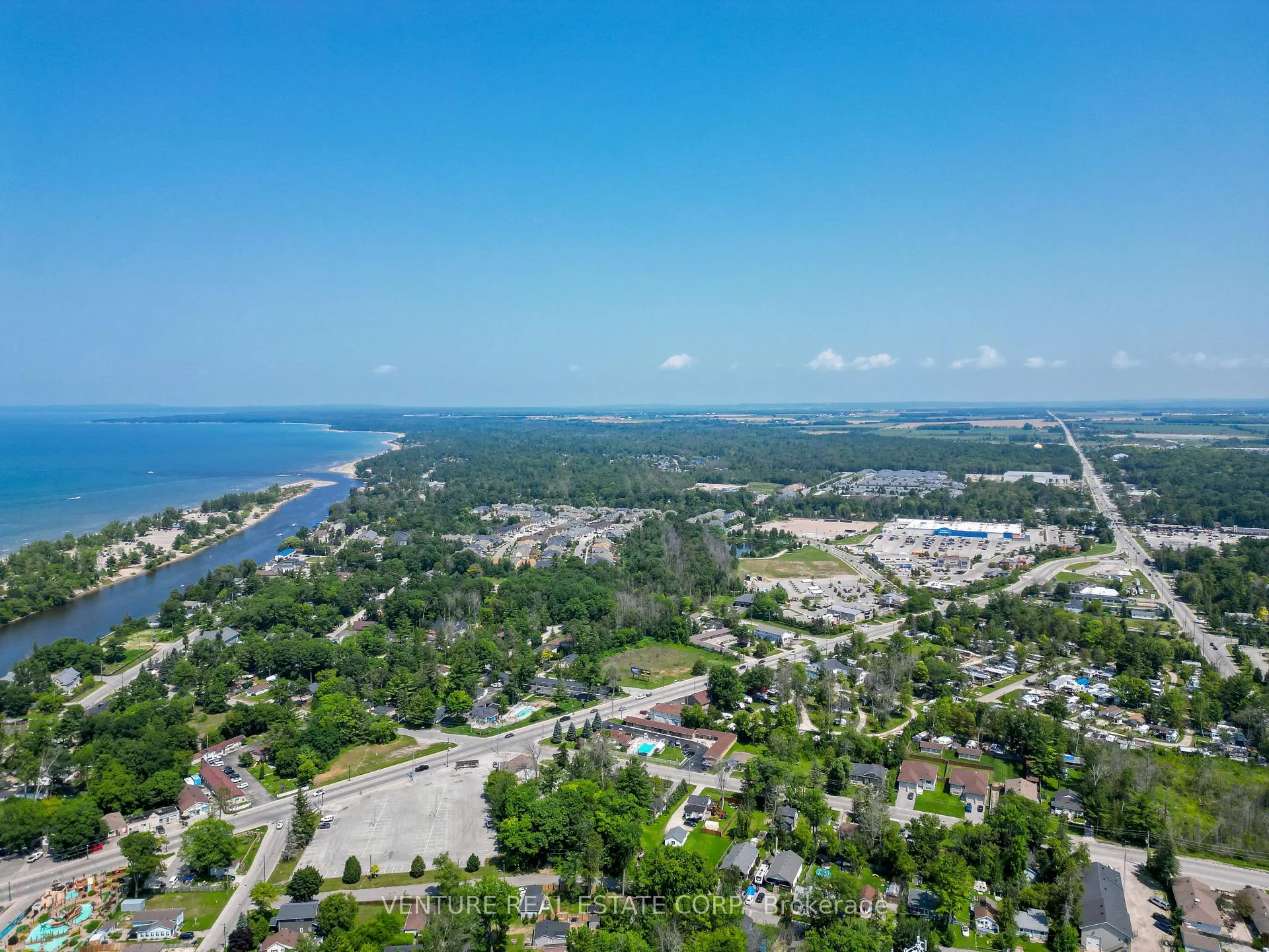 Photo 10 of 74 Forest Avenue, Wasaga Beach — HOMEH