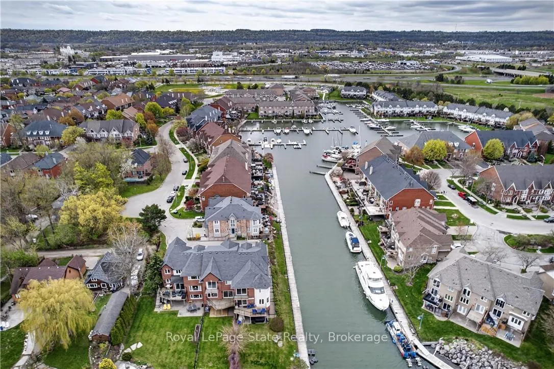 Photo 4 of 77 Sunvale Place, Hamilton, Lakeshore — HOMEH