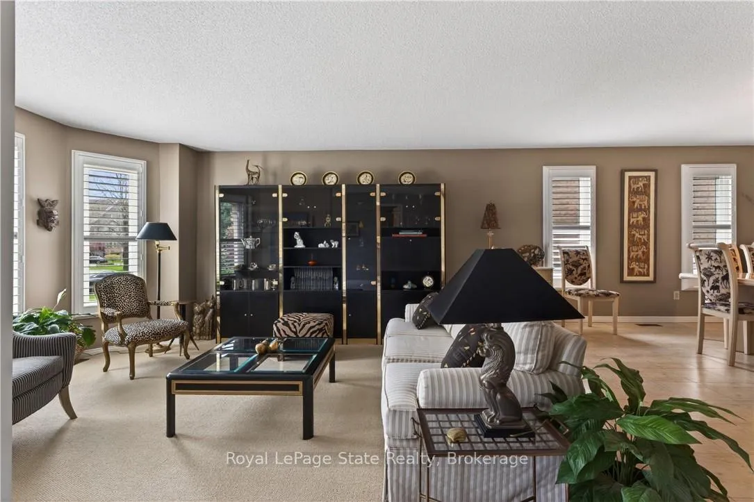 Photo 11 of 77 Sunvale Place, Hamilton, Lakeshore — HOMEH