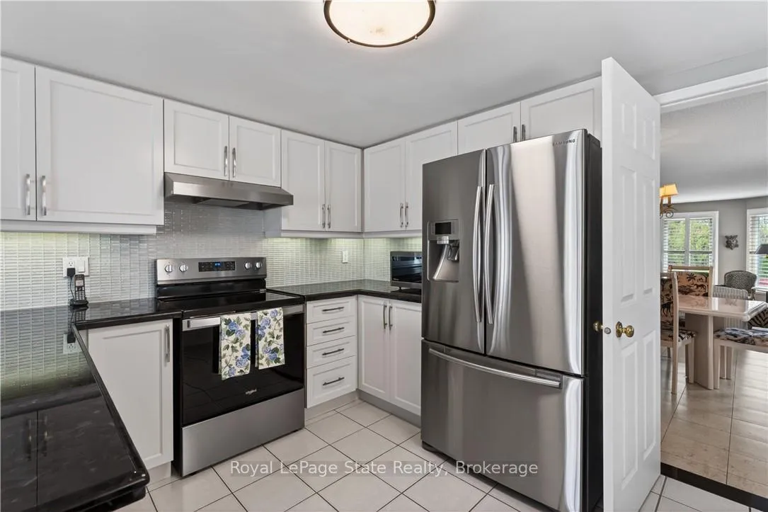 Photo 17 of 77 Sunvale Place, Hamilton, Lakeshore — HOMEH