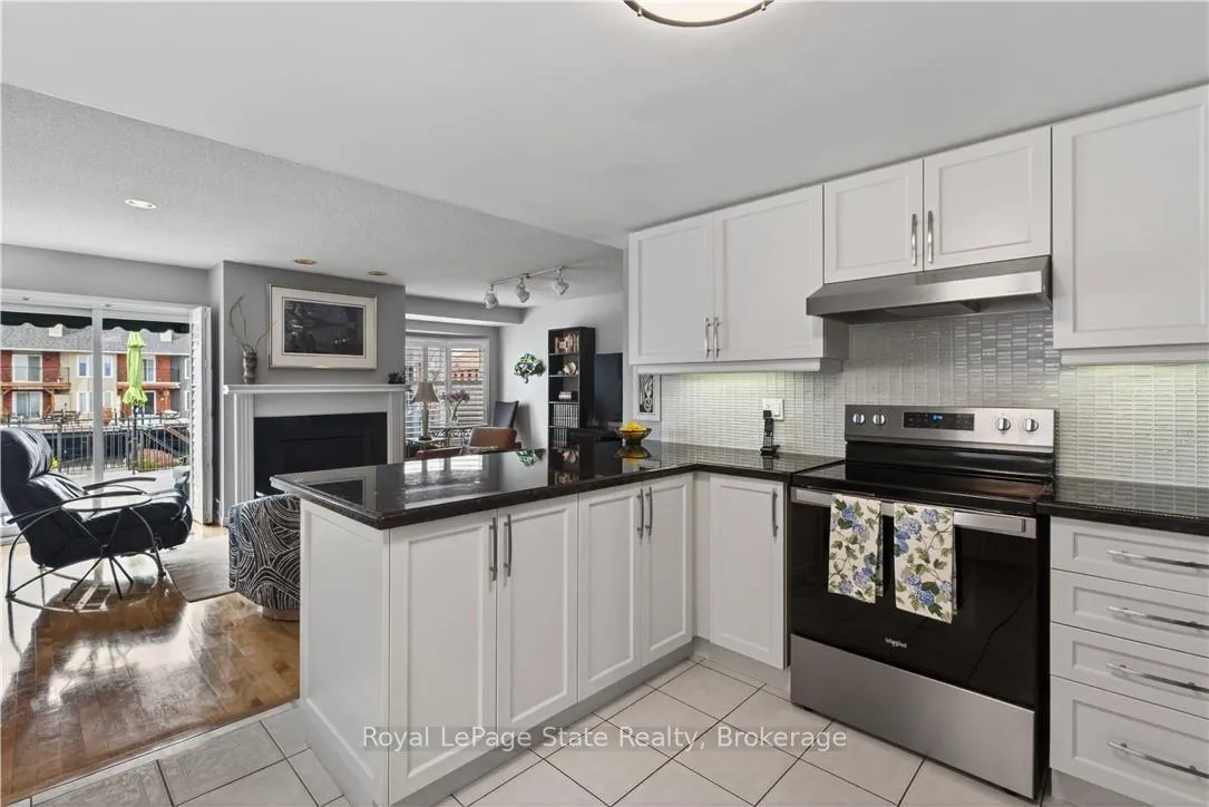 Photo 18 of 77 Sunvale Place, Hamilton, Lakeshore — HOMEH