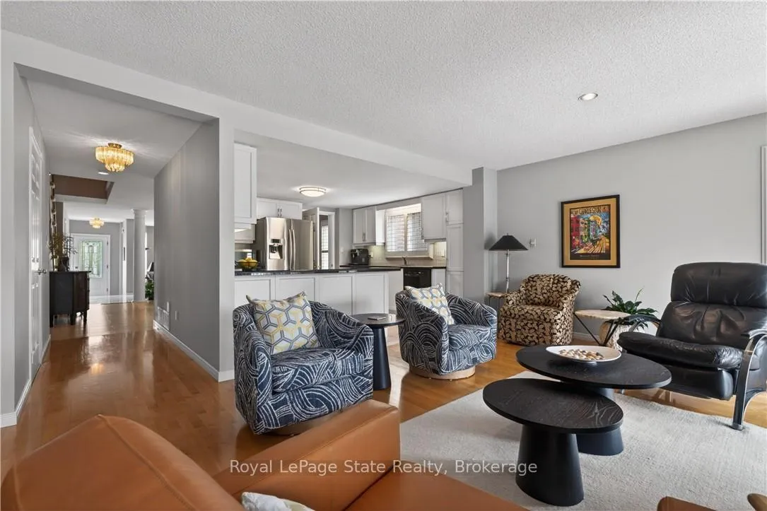 Photo 21 of 77 Sunvale Place, Hamilton, Lakeshore — HOMEH