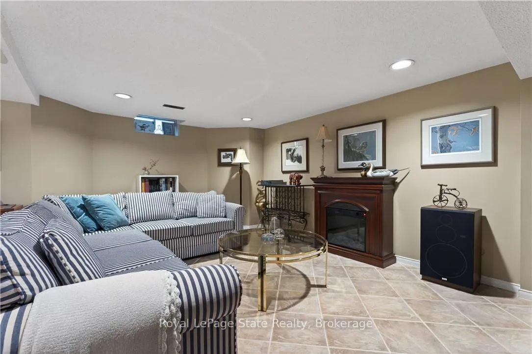 Photo 33 of 77 Sunvale Place, Hamilton, Lakeshore — HOMEH