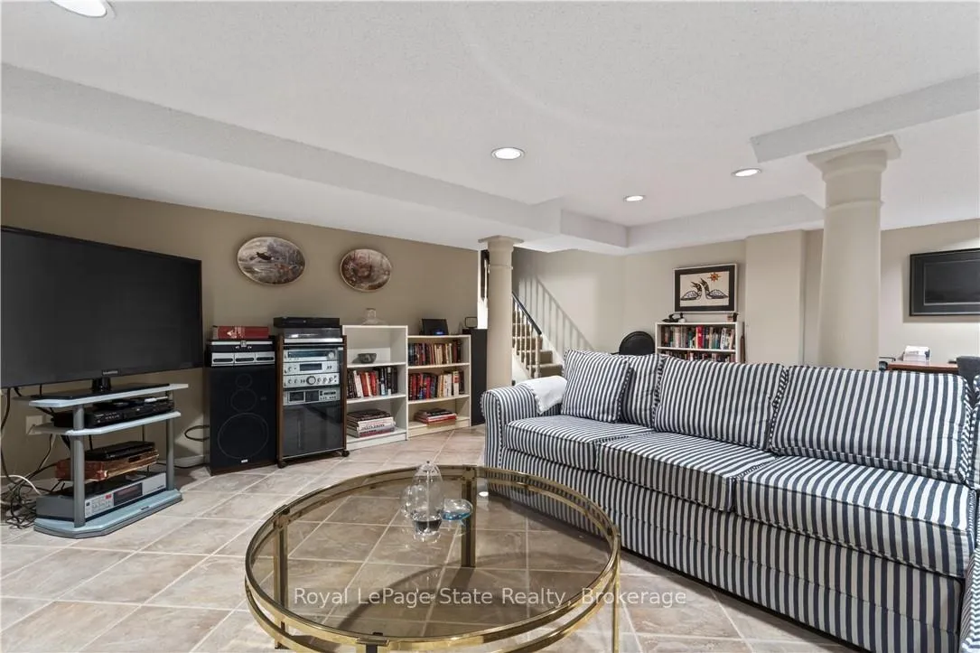 Photo 34 of 77 Sunvale Place, Hamilton, Lakeshore — HOMEH