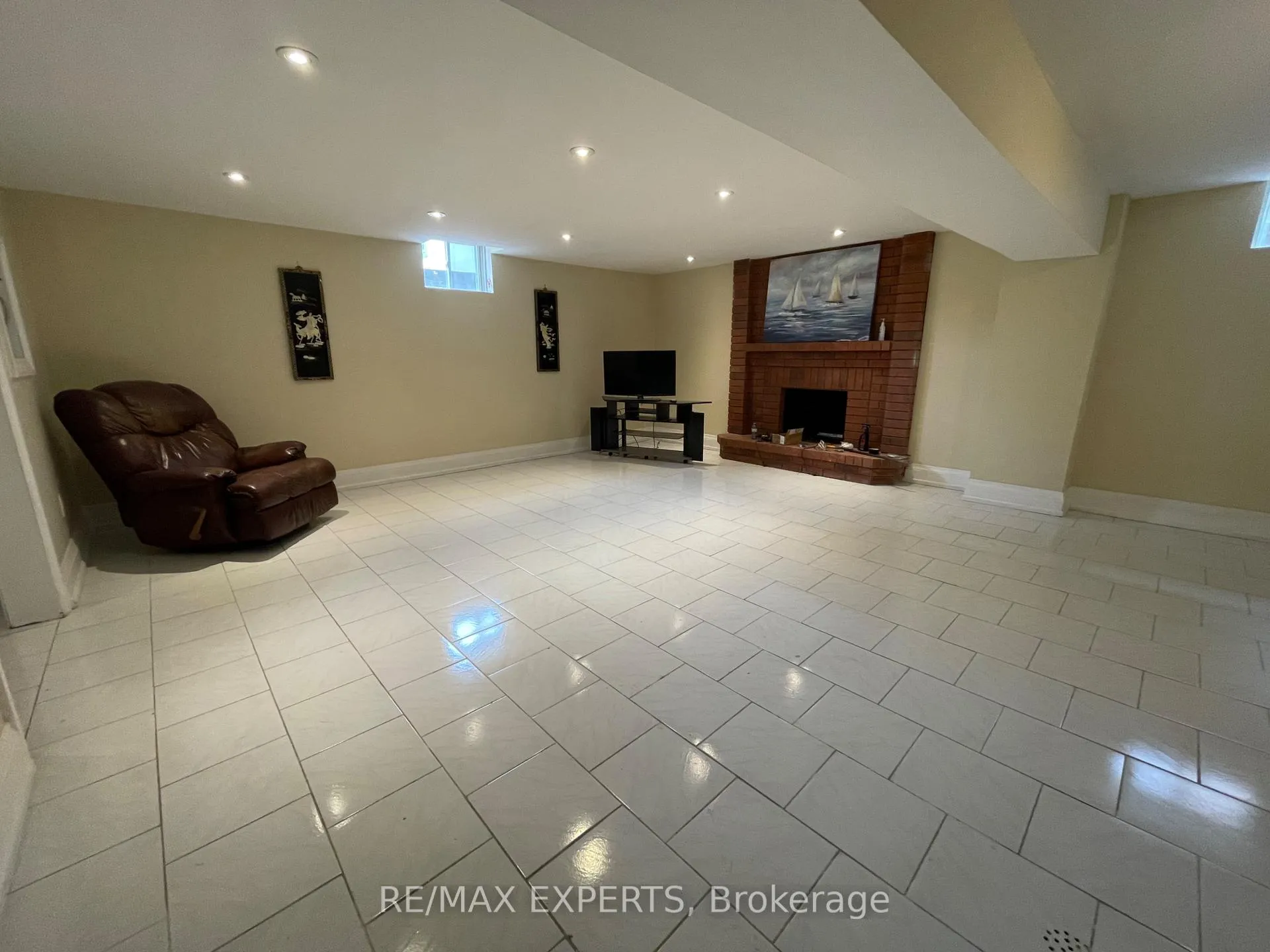 Photo 2 of Unit BSMT, 145 Columbus Avenue, Vaughan, East Woodbridge — HOMEH