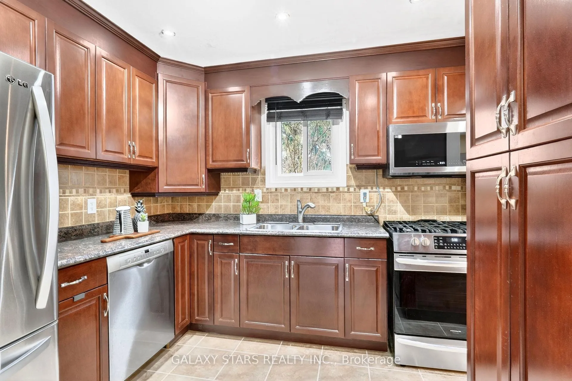 Photo 12 of 129 Radford Drive, Ajax, Central West — HOMEH