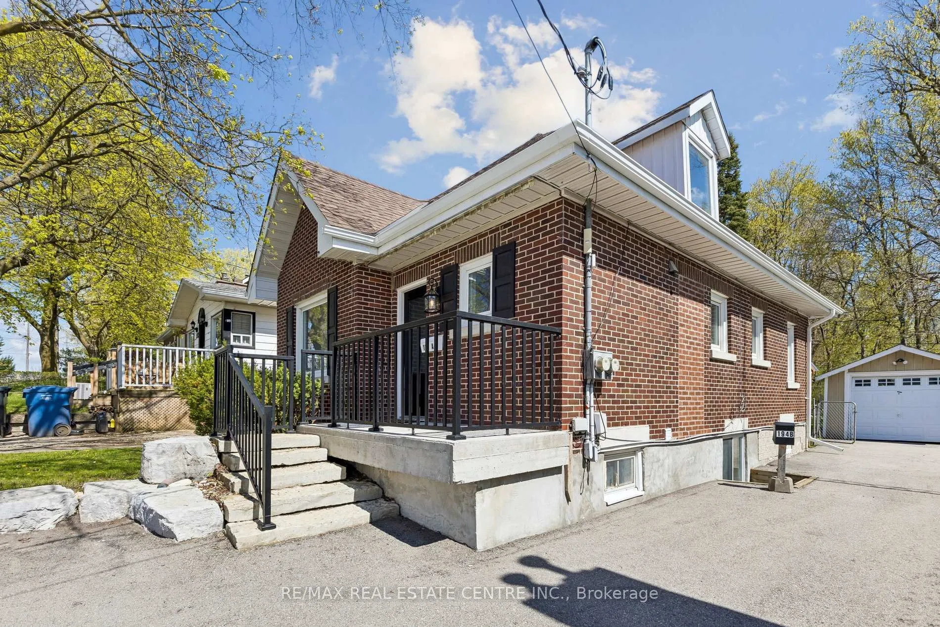 Photo 3 of 194 Silvercreek Parkway S, Guelph, Junction/Onward Willow — HOMEH