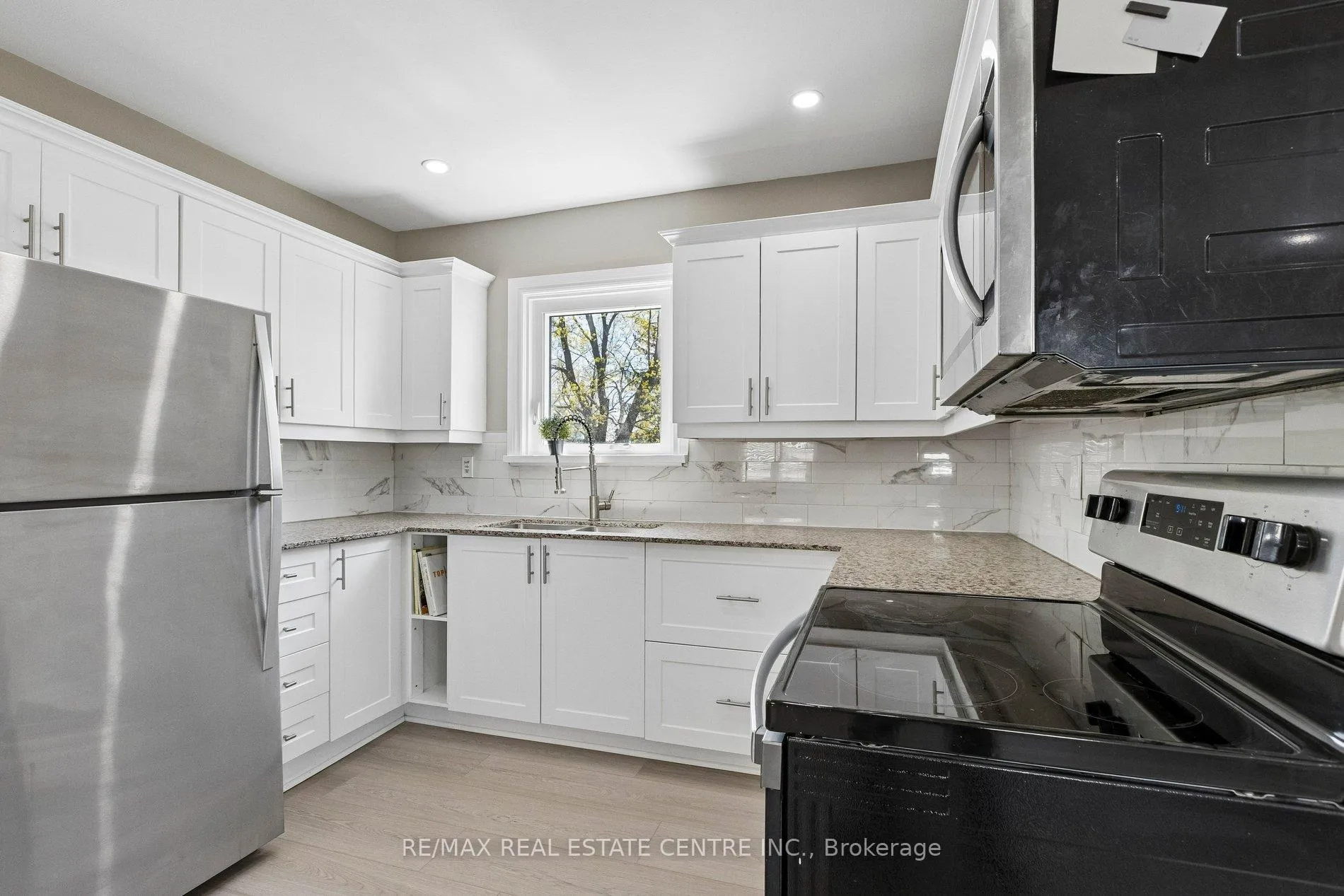 Photo 10 of 194 Silvercreek Parkway S, Guelph, Junction/Onward Willow — HOMEH
