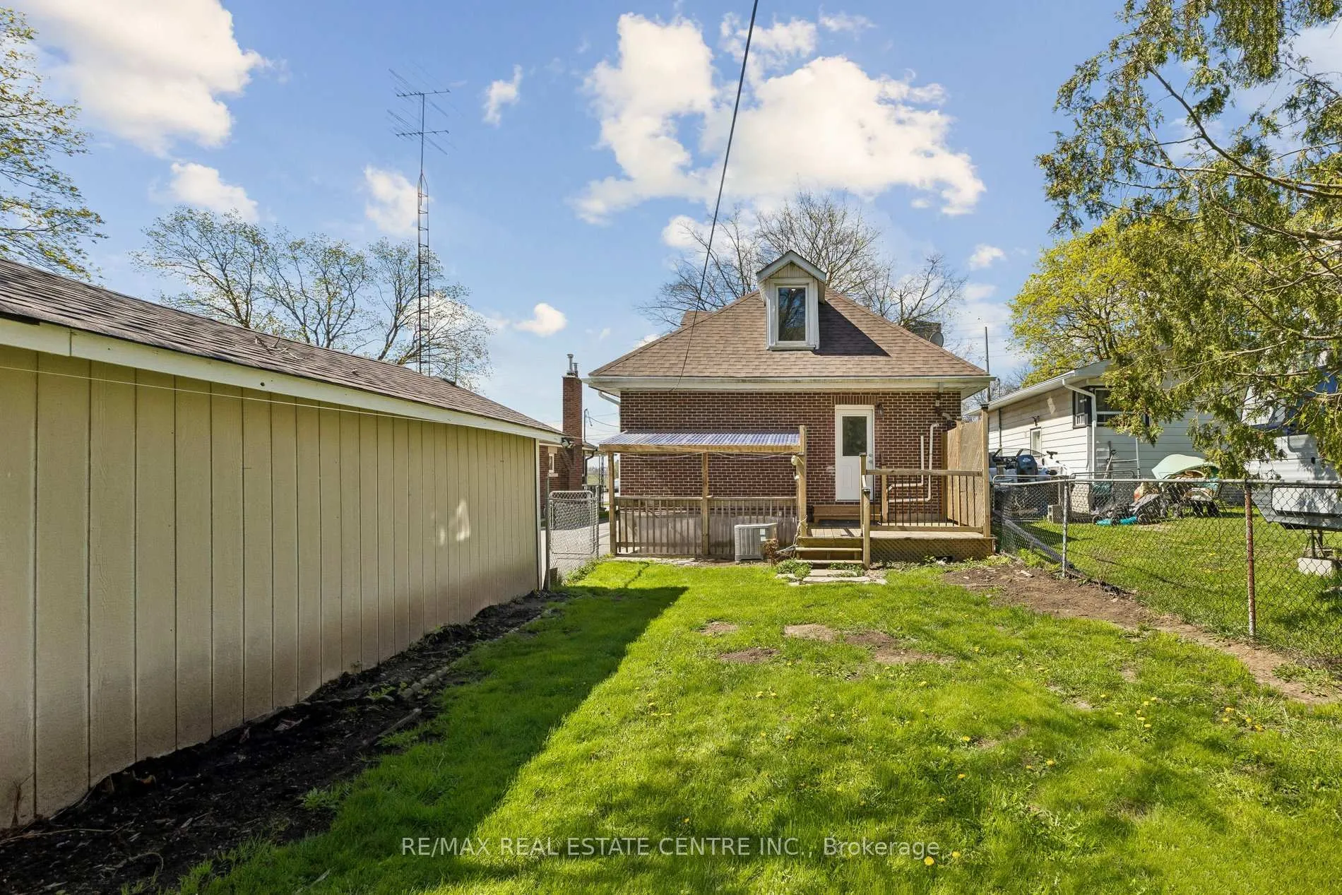 Photo 45 of 194 Silvercreek Parkway S, Guelph, Junction/Onward Willow — HOMEH
