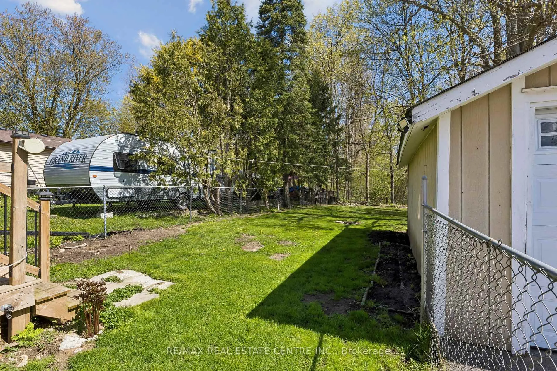 Photo 47 of 194 Silvercreek Parkway S, Guelph, Junction/Onward Willow — HOMEH