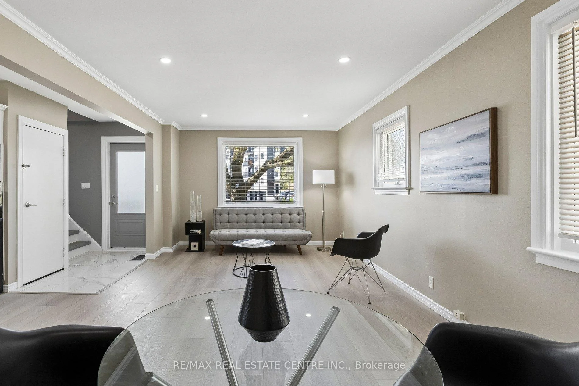 Photo 8 of 194 Silvercreek Parkway S, Guelph, Junction/Onward Willow — HOMEH