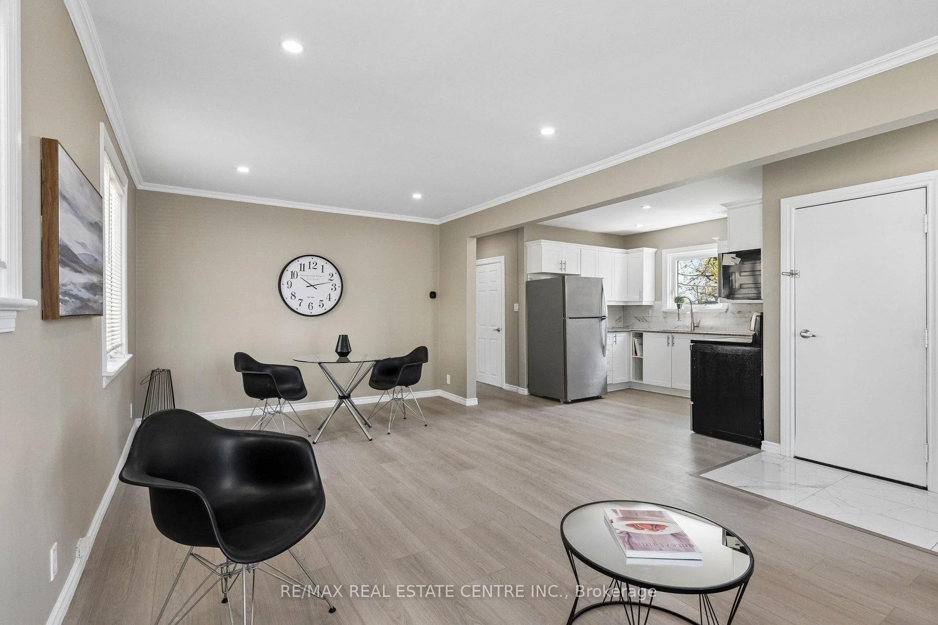 Photo 9 of 194 Silvercreek Parkway S, Guelph, Junction/Onward Willow — HOMEH