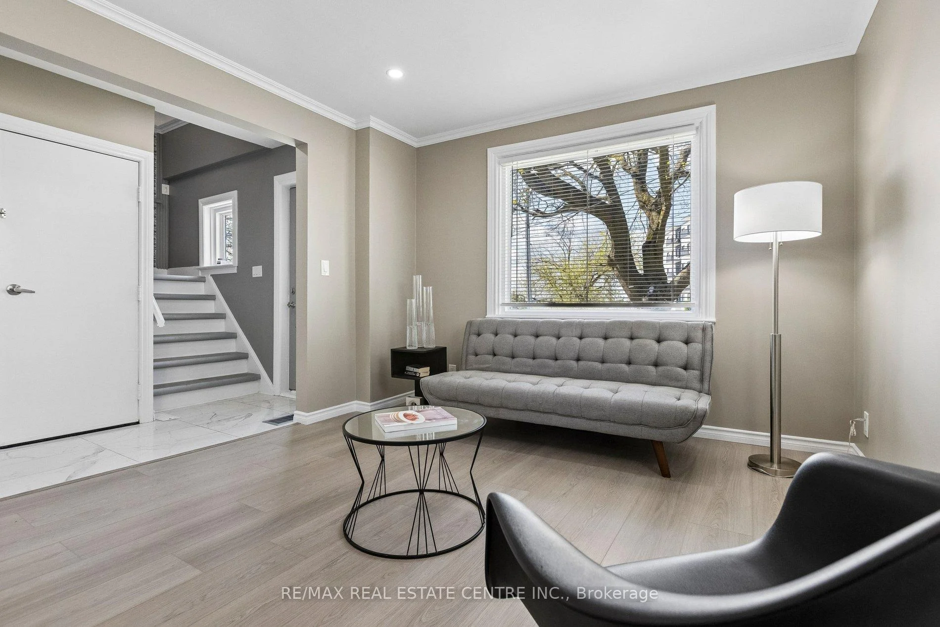 Photo 12 of 194 Silvercreek Parkway S, Guelph, Junction/Onward Willow — HOMEH