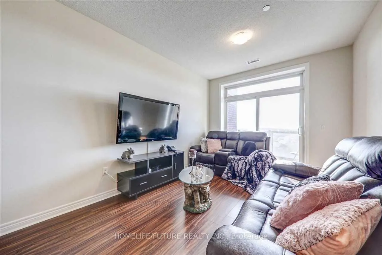 Photo 4 of Unit 614, 39 New Delhi Drive, Markham, Cedarwood — HOMEH