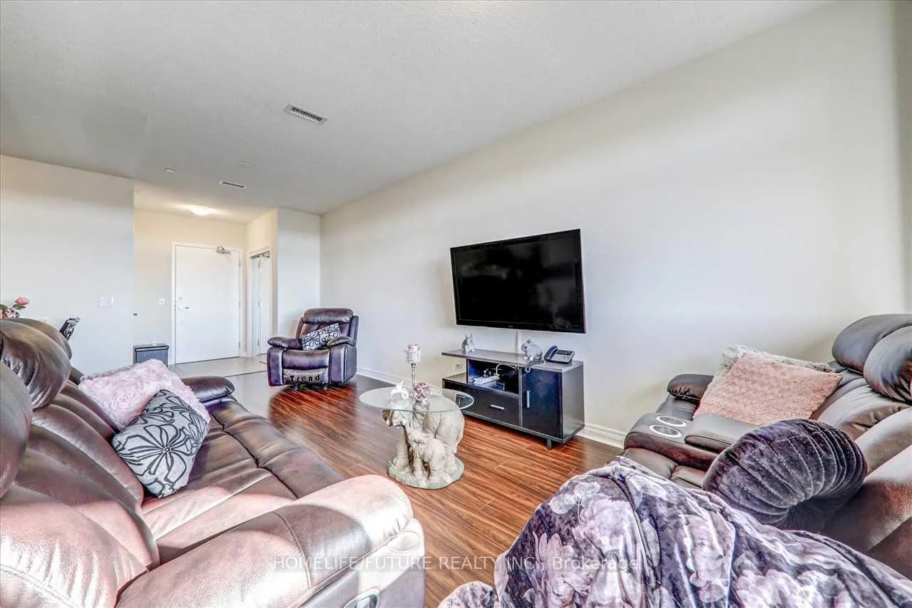 Photo 5 of Unit 614, 39 New Delhi Drive, Markham, Cedarwood — HOMEH