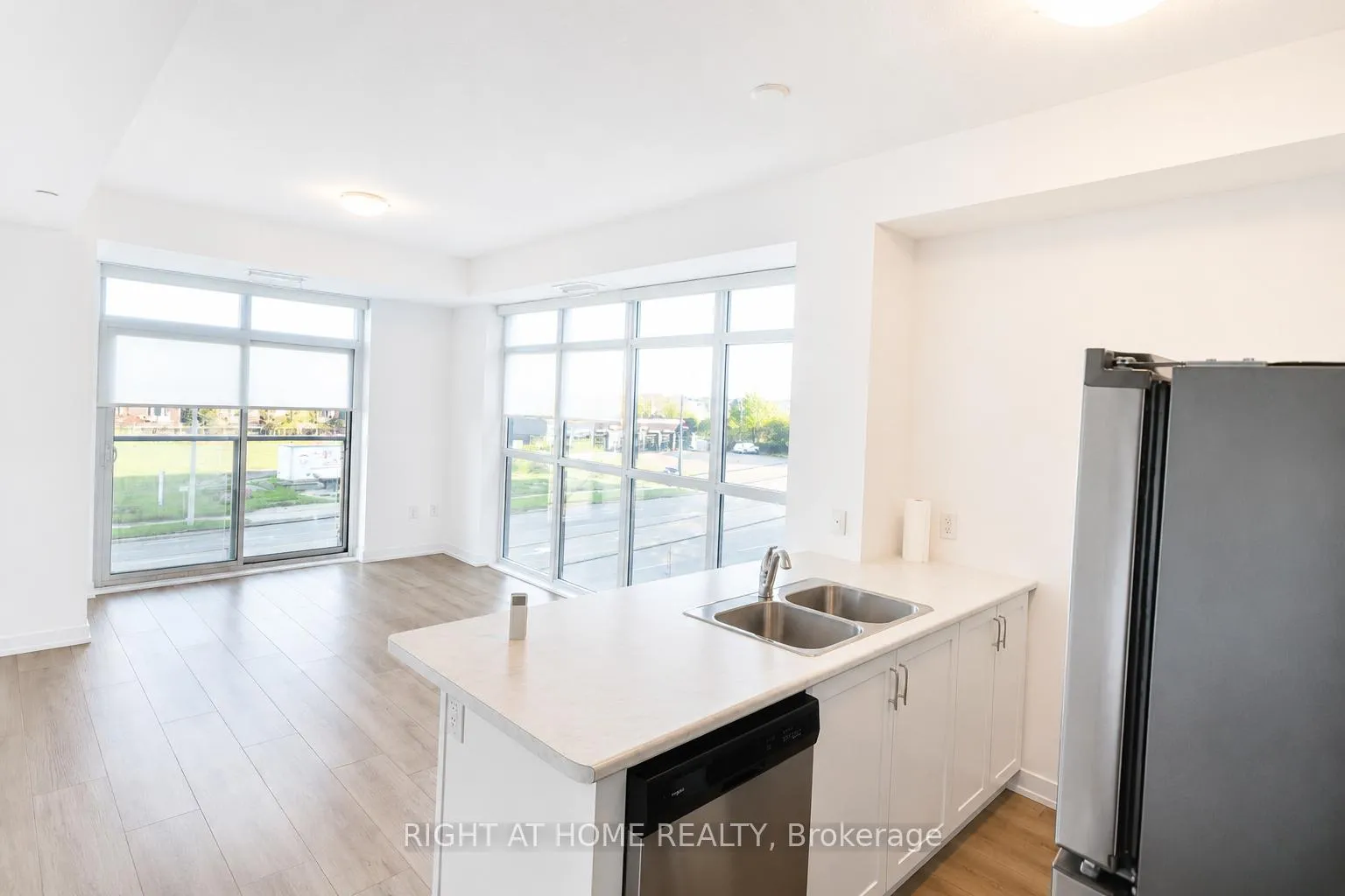 Photo 4 of Unit 306, 450 Dundas Street E, Hamilton, Waterdown — HOMEH