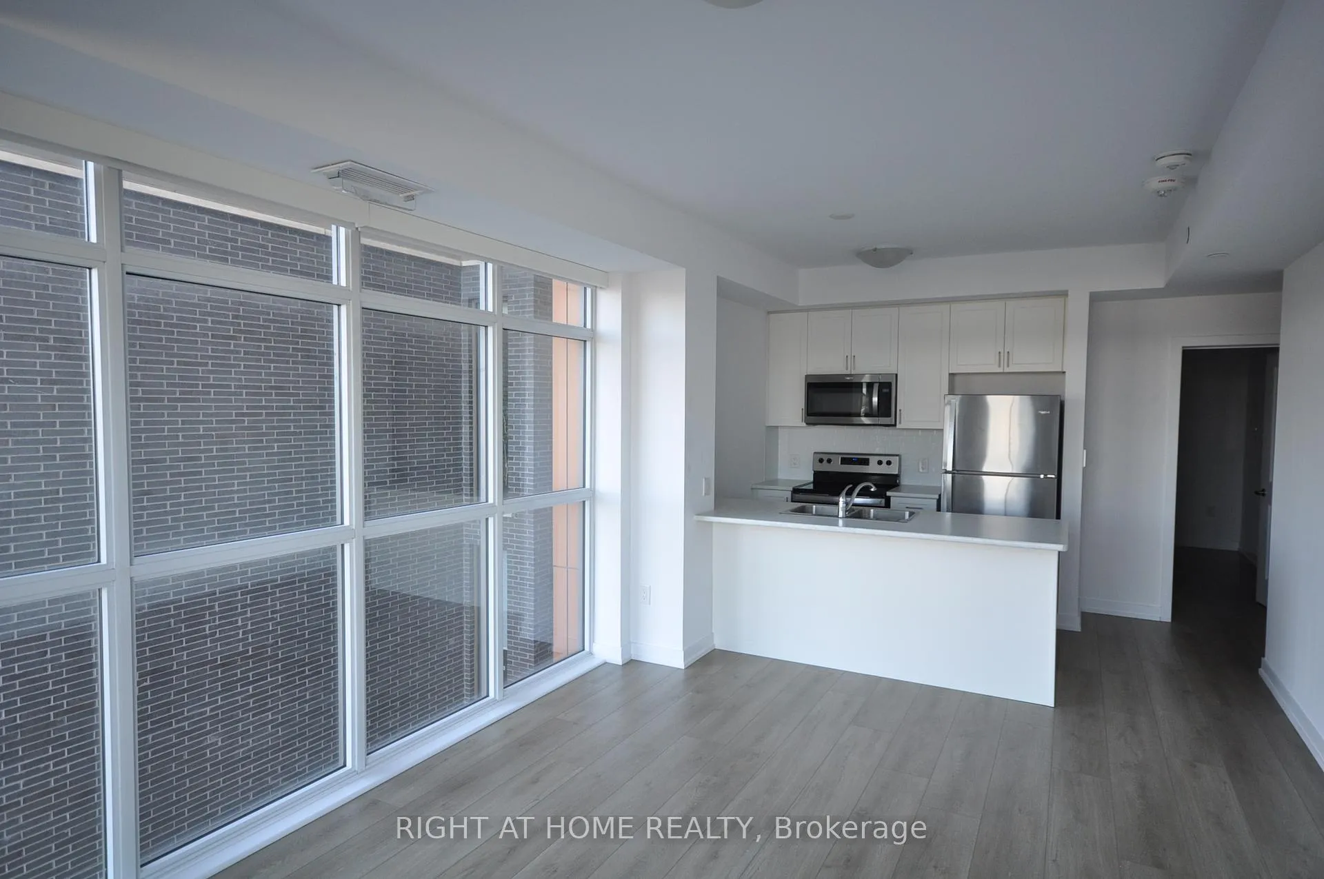 Photo 6 of Unit 306, 450 Dundas Street E, Hamilton, Waterdown — HOMEH