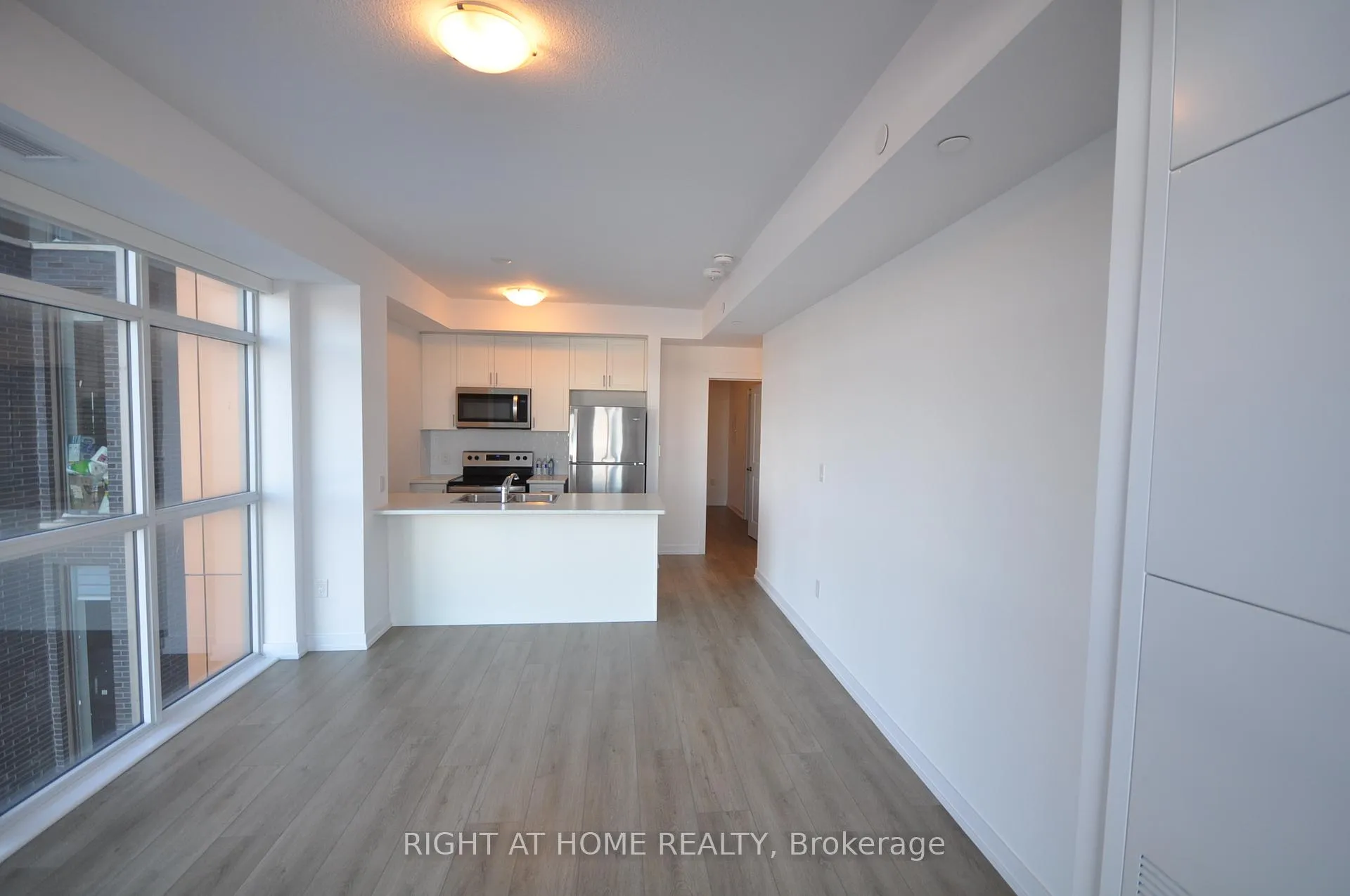 Photo 7 of Unit 306, 450 Dundas Street E, Hamilton, Waterdown — HOMEH