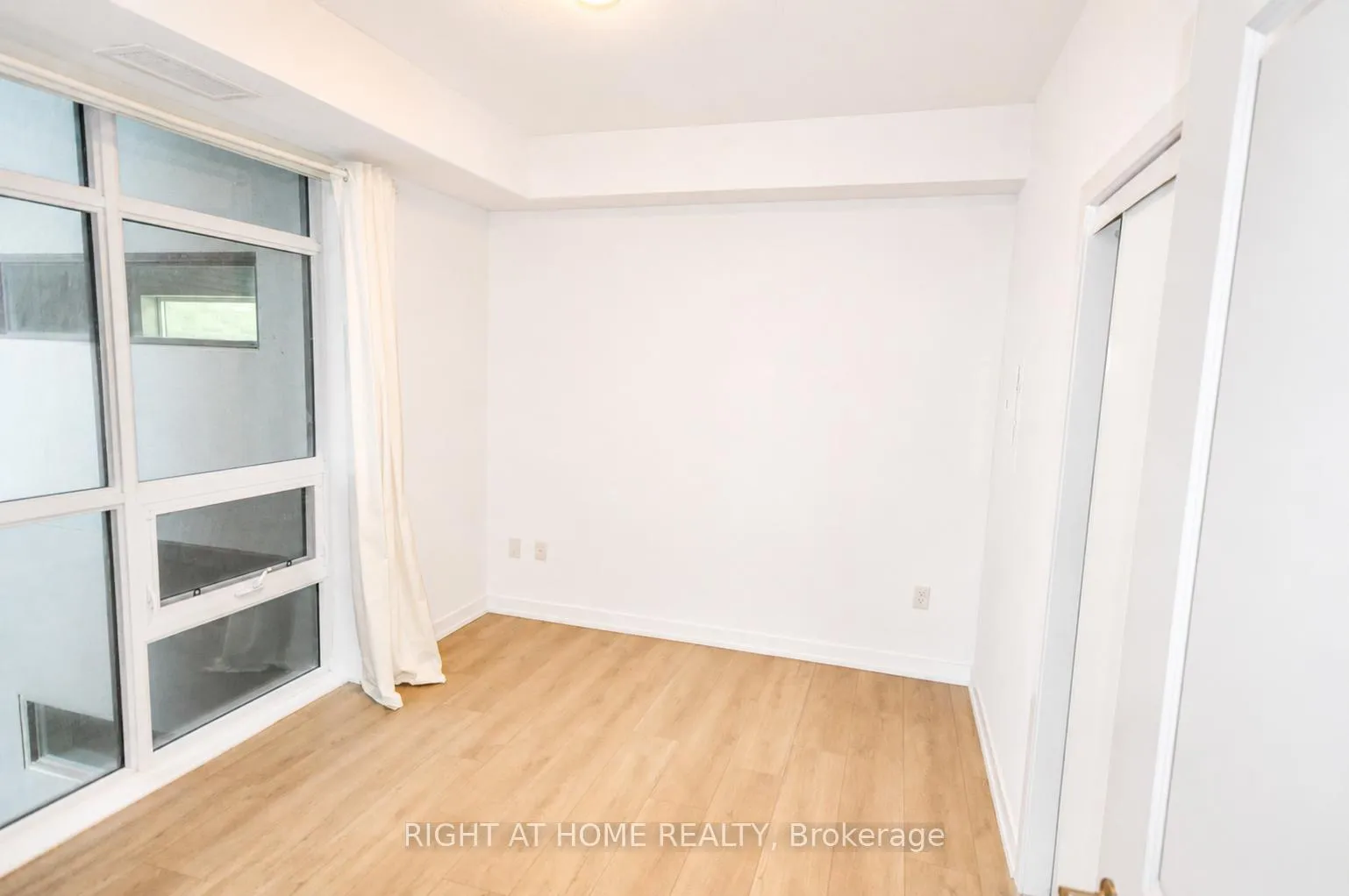 Photo 8 of Unit 306, 450 Dundas Street E, Hamilton, Waterdown — HOMEH