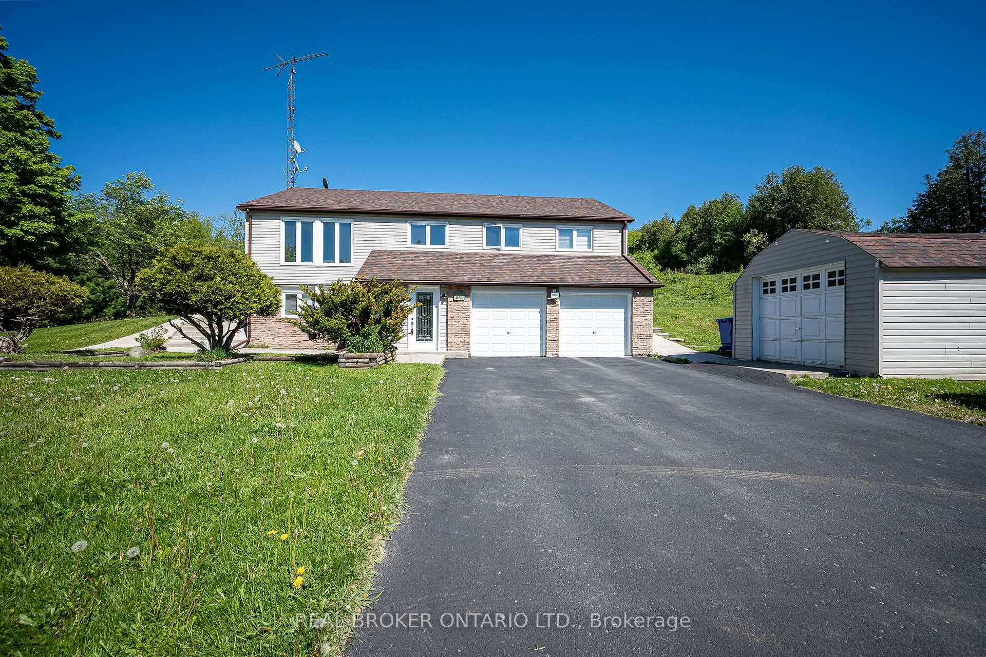 Front of 16 Old Carriage Road