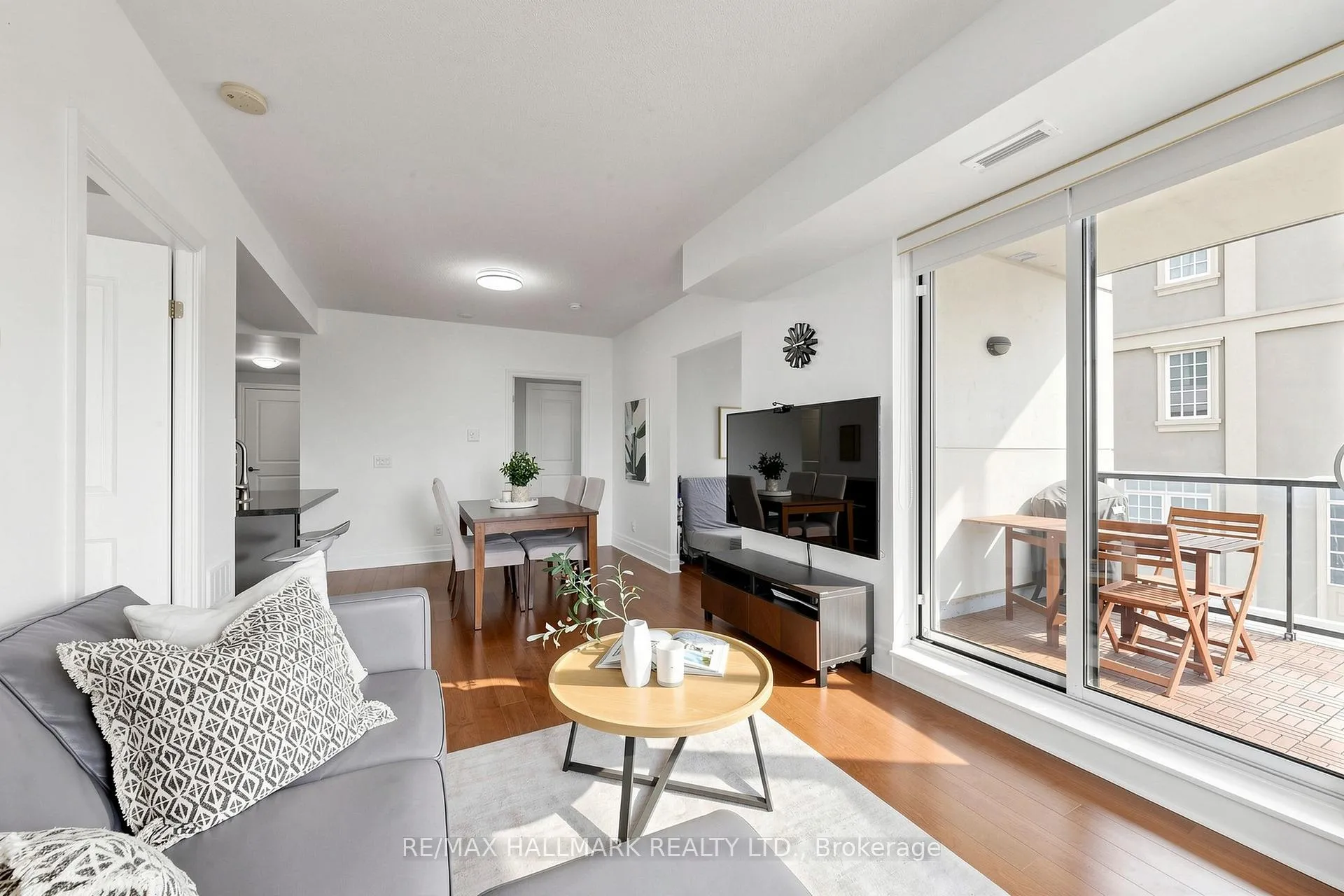 Photo 9 of Unit 203, 151 Upper Duke Crescent, Markham, Unionville — HOMEH