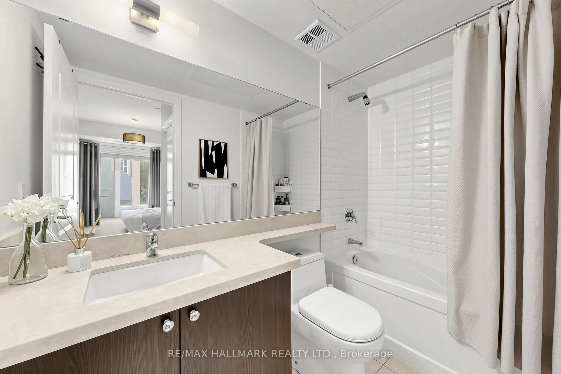 Photo 24 of Unit 203, 151 Upper Duke Crescent, Markham, Unionville — HOMEH