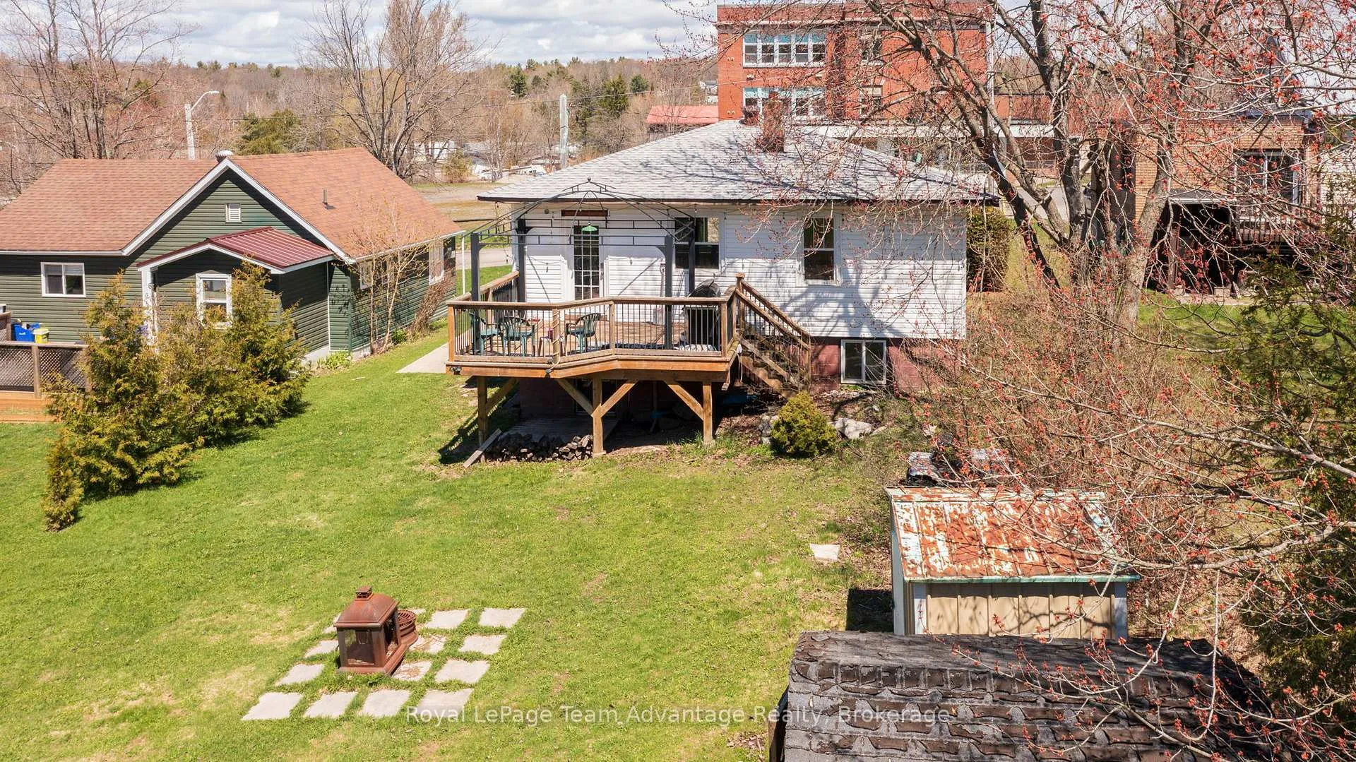Photo 2 of 2 Meadow Street, Parry Sound — HOMEH
