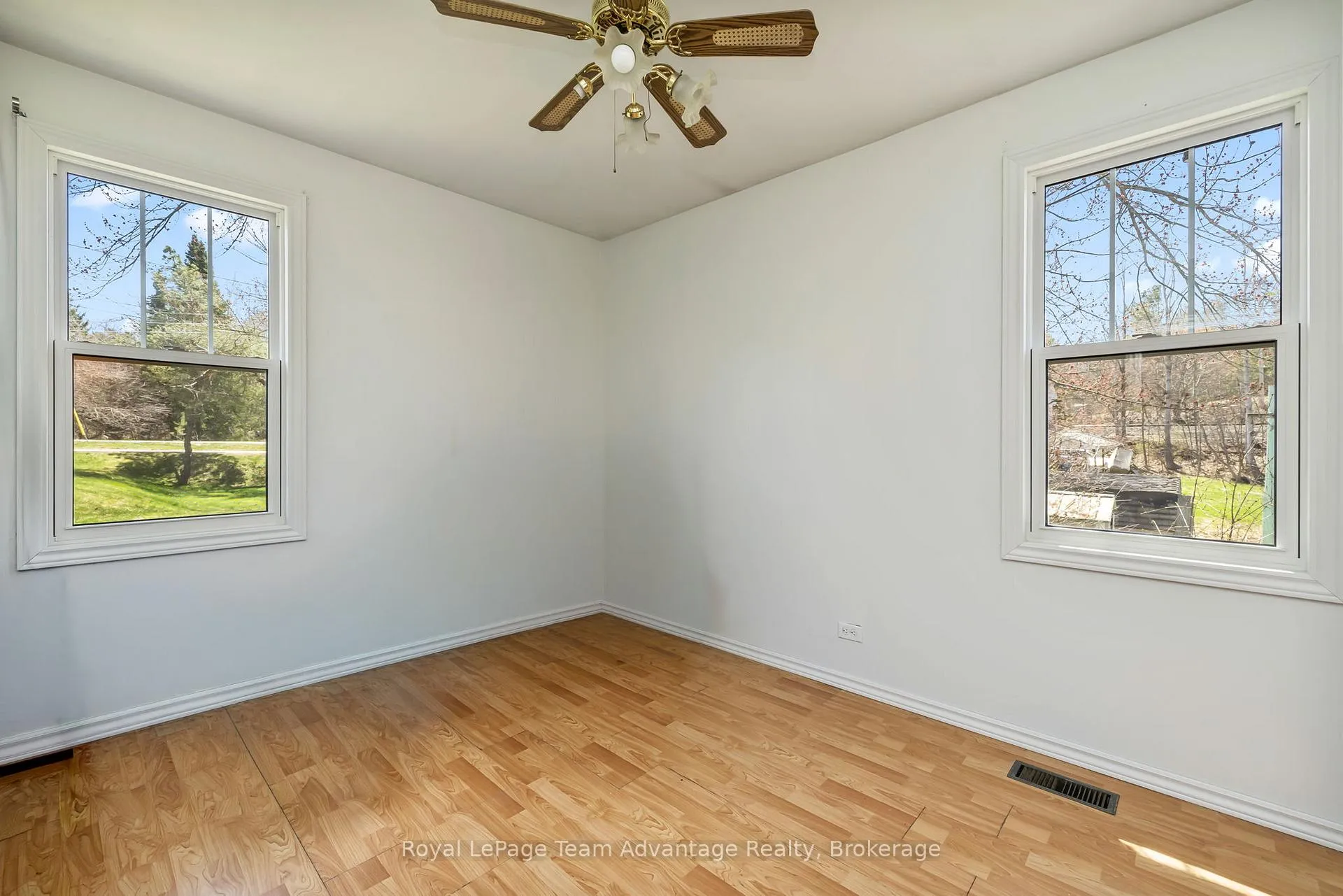 Photo 10 of 2 Meadow Street, Parry Sound — HOMEH
