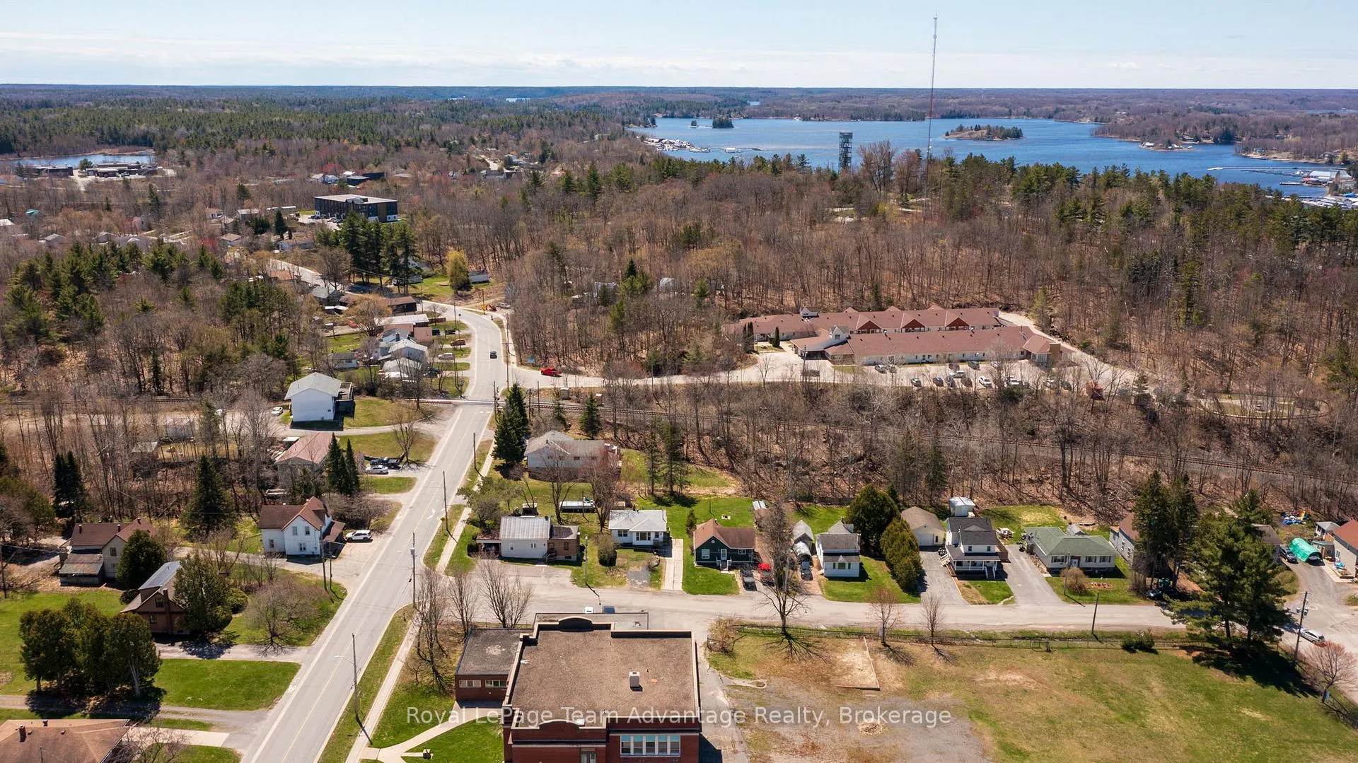 Photo 20 of 2 Meadow Street, Parry Sound — HOMEH