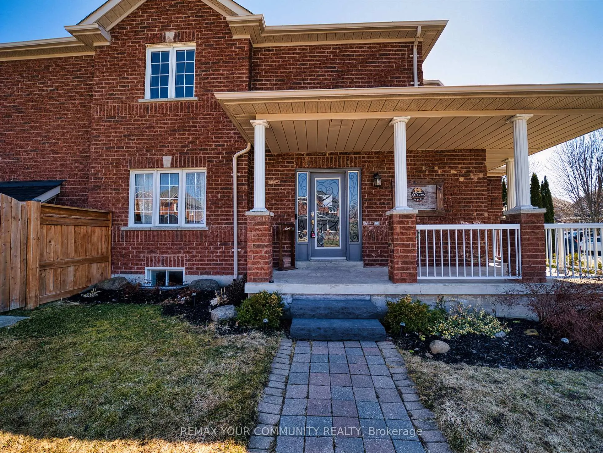 Photo 8 of 2 Laurelbank Crescent, Georgina, Keswick North — HOMEH