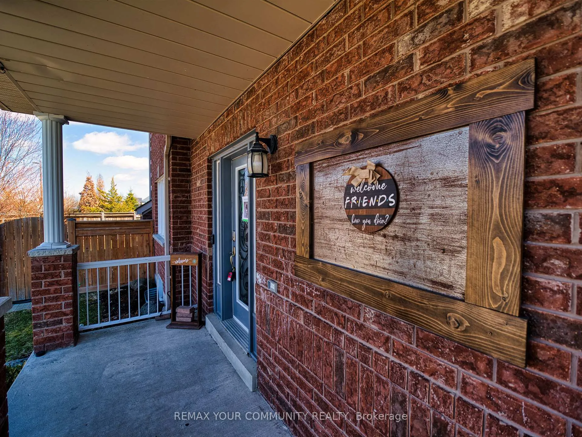 Photo 9 of 2 Laurelbank Crescent, Georgina, Keswick North — HOMEH