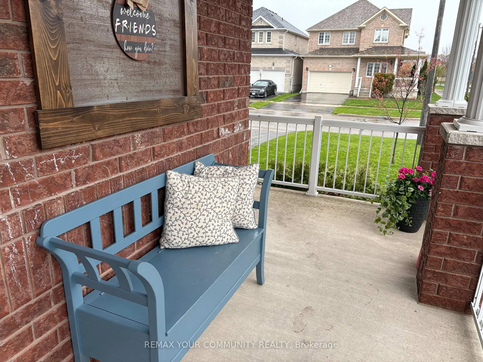 Photo 10 of 2 Laurelbank Crescent, Georgina, Keswick North — HOMEH