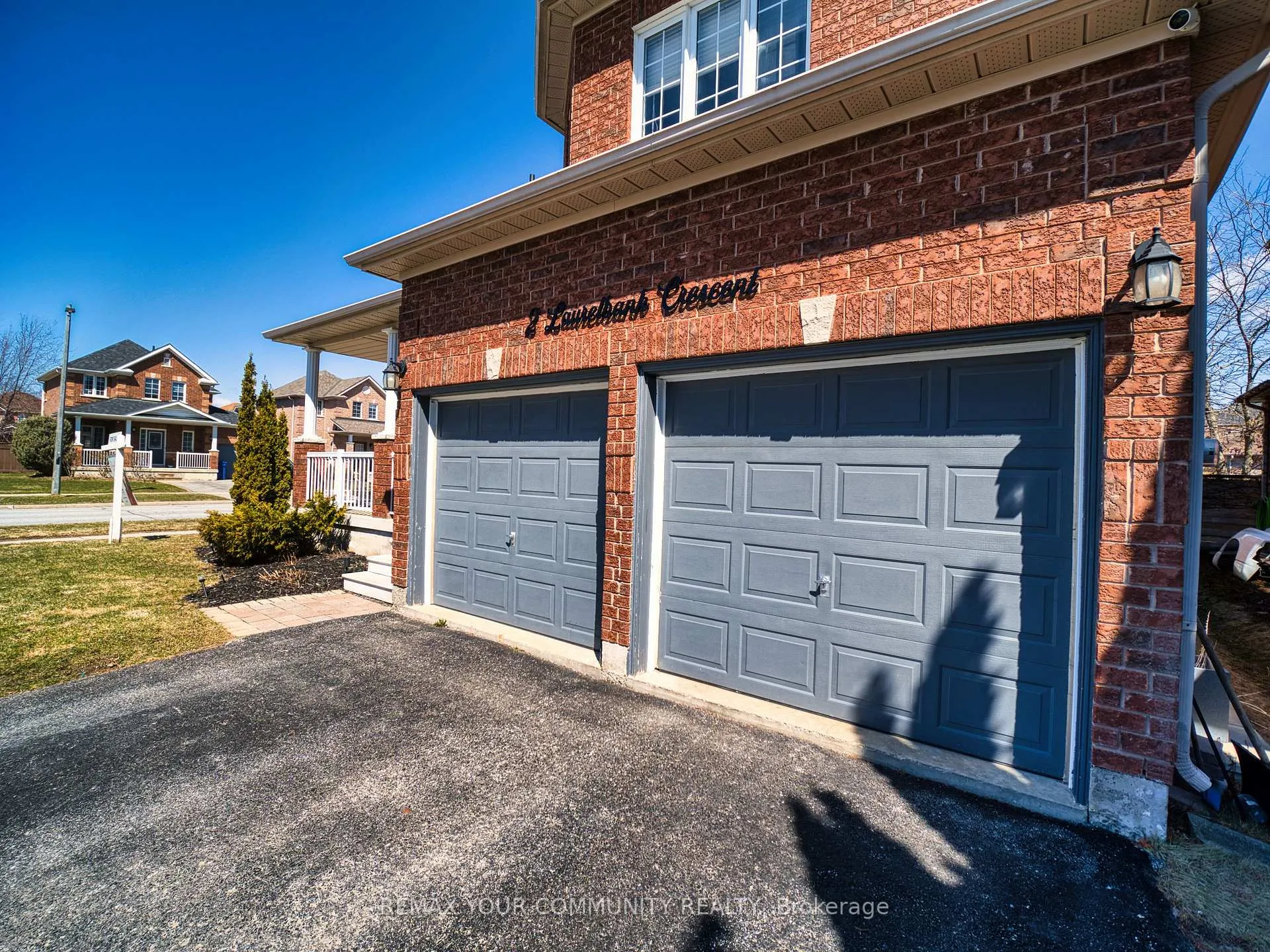 Photo 11 of 2 Laurelbank Crescent, Georgina, Keswick North — HOMEH