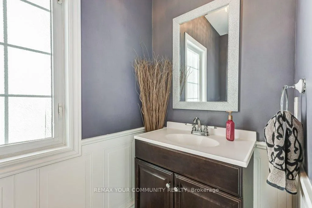Photo 14 of 2 Laurelbank Crescent, Georgina, Keswick North — HOMEH