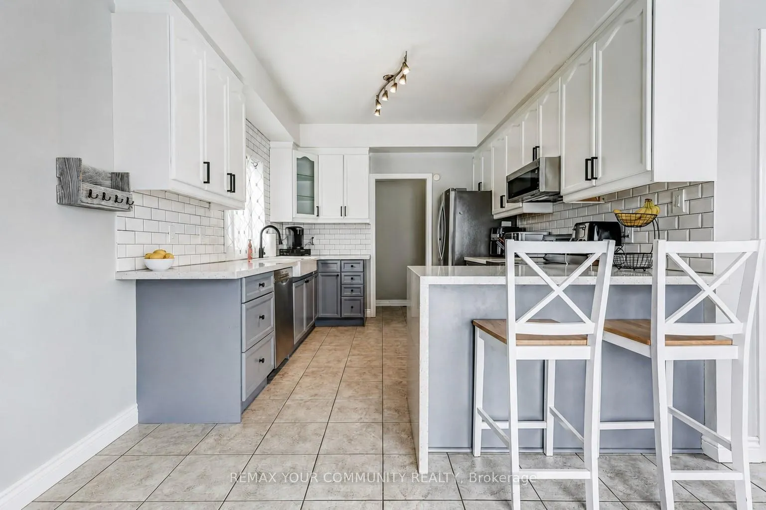 Photo 19 of 2 Laurelbank Crescent, Georgina, Keswick North — HOMEH
