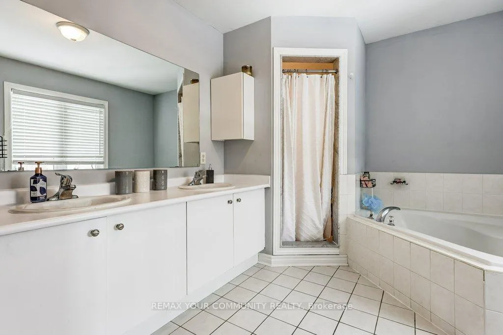 Photo 28 of 2 Laurelbank Crescent, Georgina, Keswick North — HOMEH